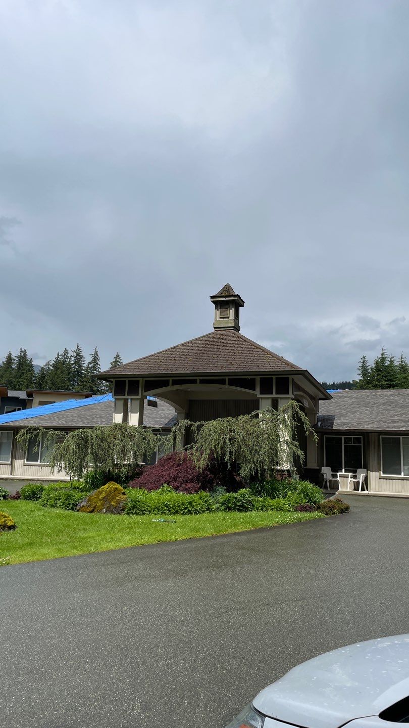Residential ReRoofing Installation using OC Oakridge shingles by Top Notch Roofing Inc