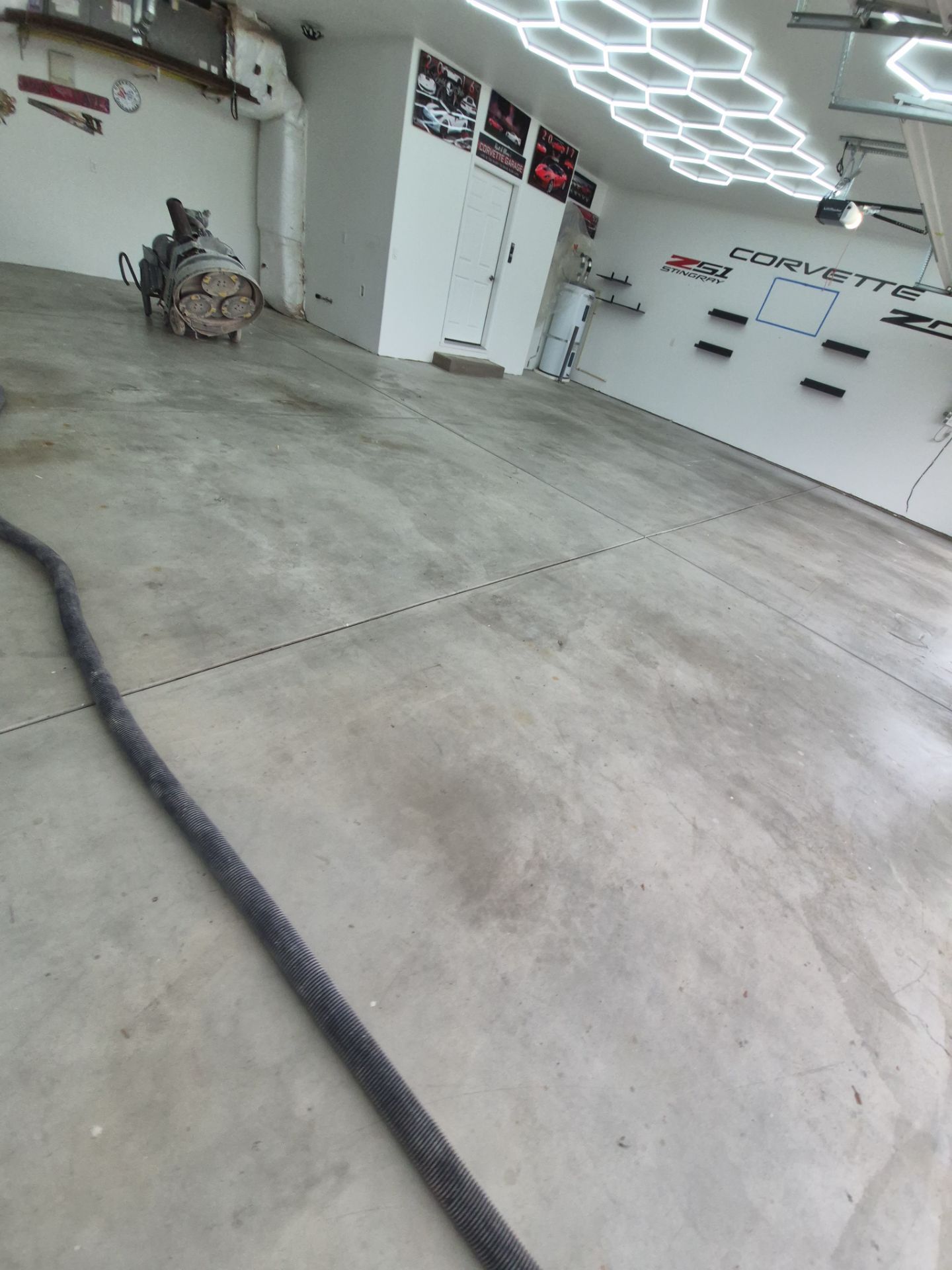 Custom Flake Polyurea Garage Floor Transformation in Richland by Croc Coatings, LLC