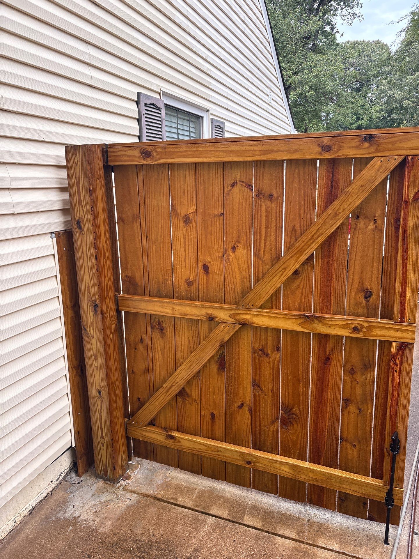 Wood Fence using Wood Sealant by DuraSeal