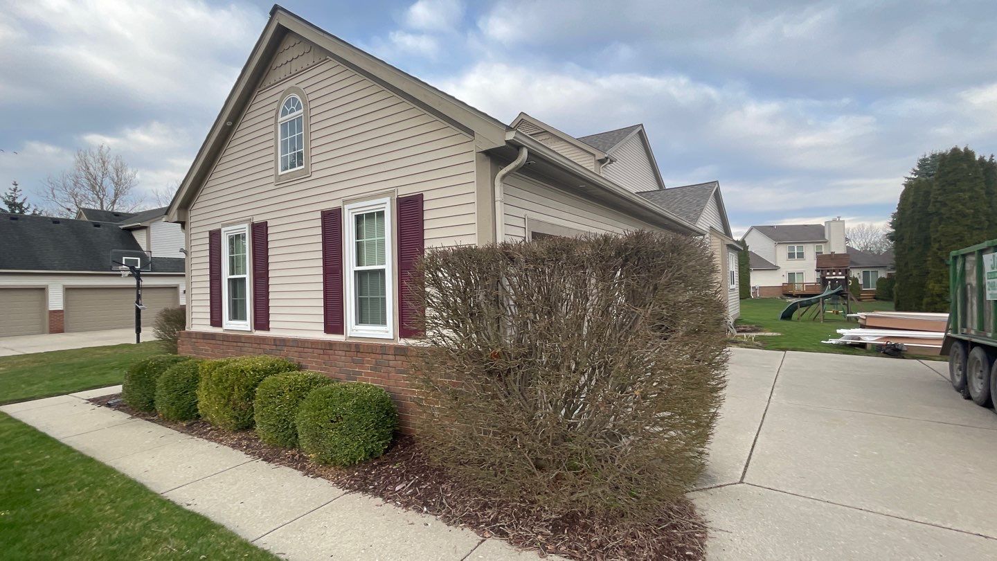 Siding Replacement using Certainteed Classic Restoration D4 by 180 Contractors