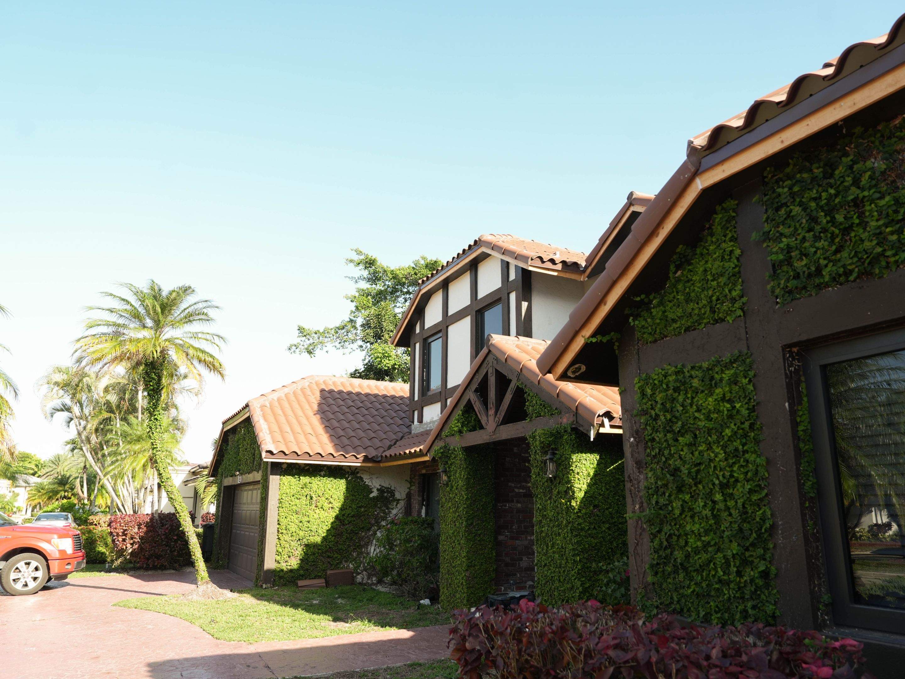 Verea - Spanish S - Brown by Istueta Roofing