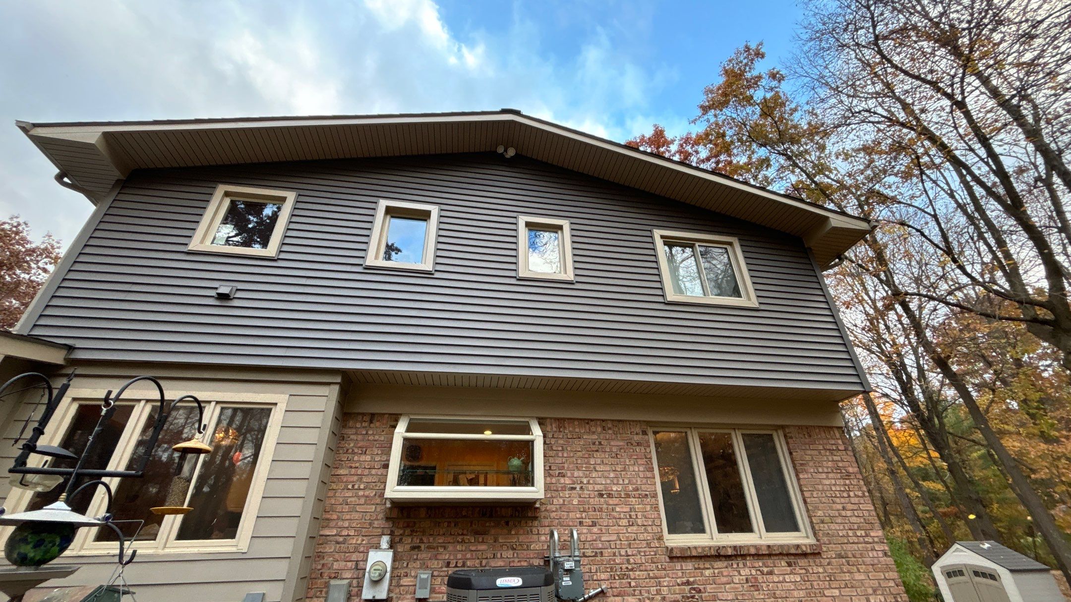 Siding Replacement using Alside Charter Oak D4.5" by 180 Contractors