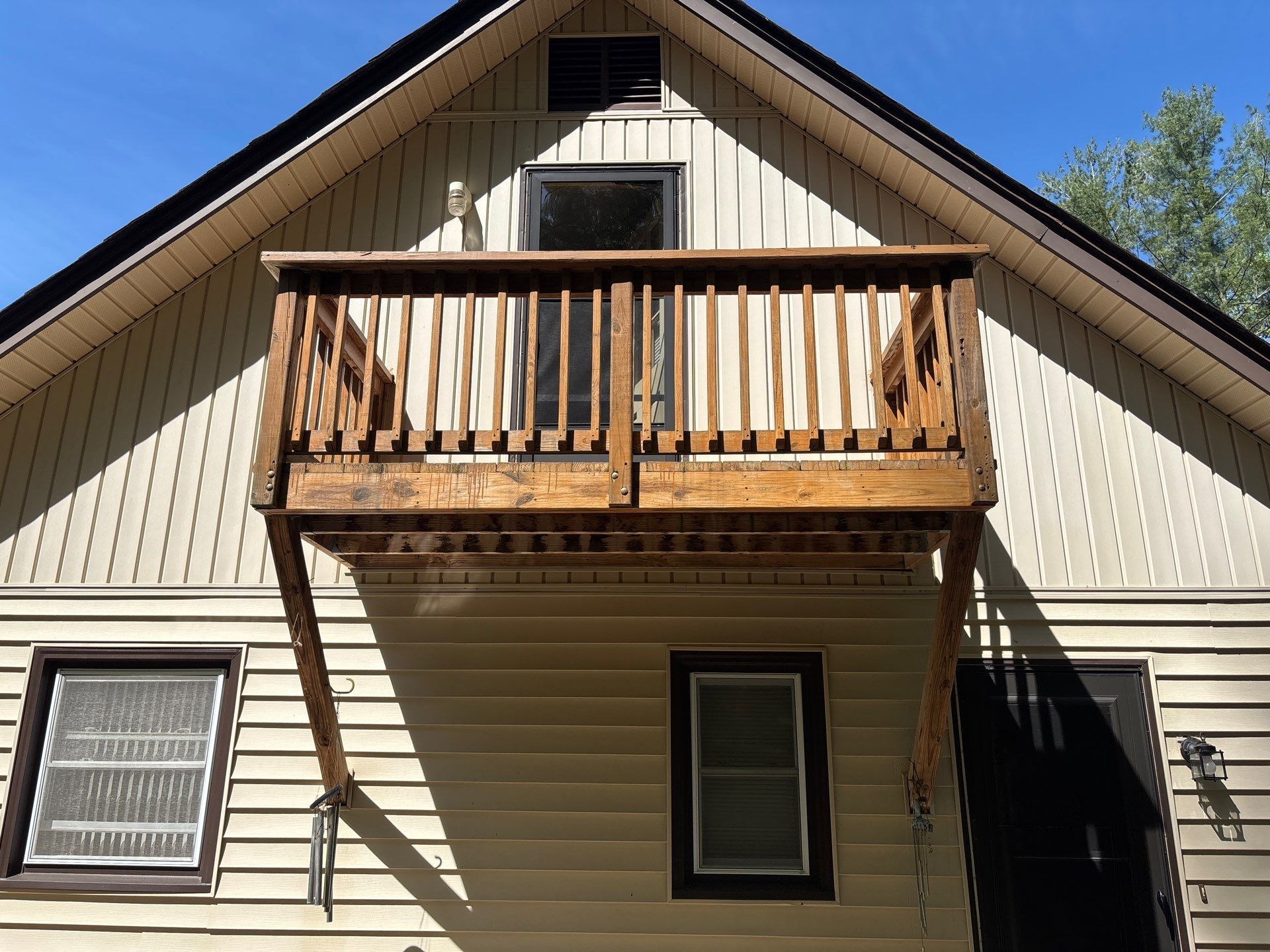 Wood Deck using Wood Sealant by DuraSeal