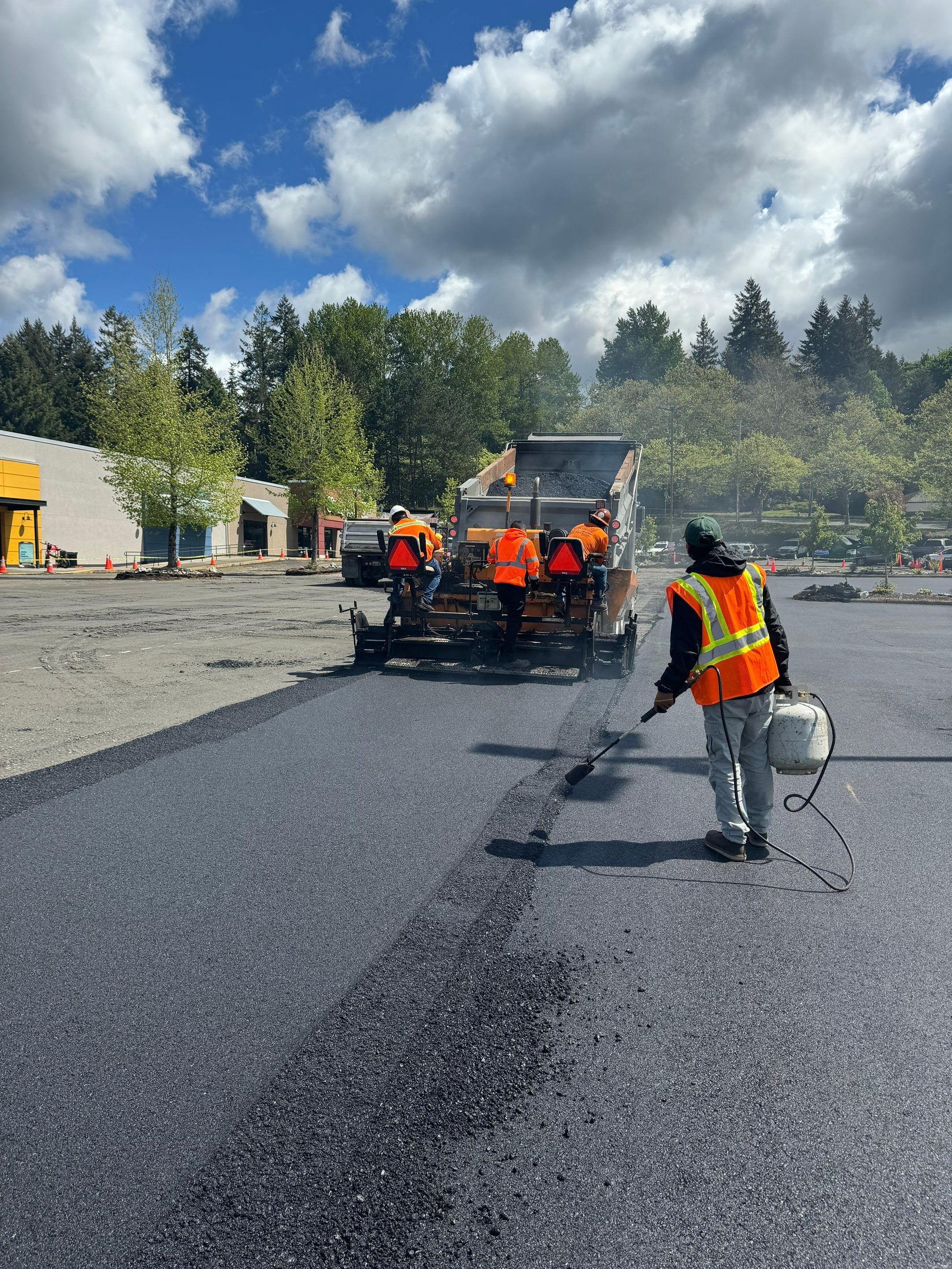 Colliers - Woodinville New Asphalt Parking Lot by Jireh Asphalt & Concrete Inc 