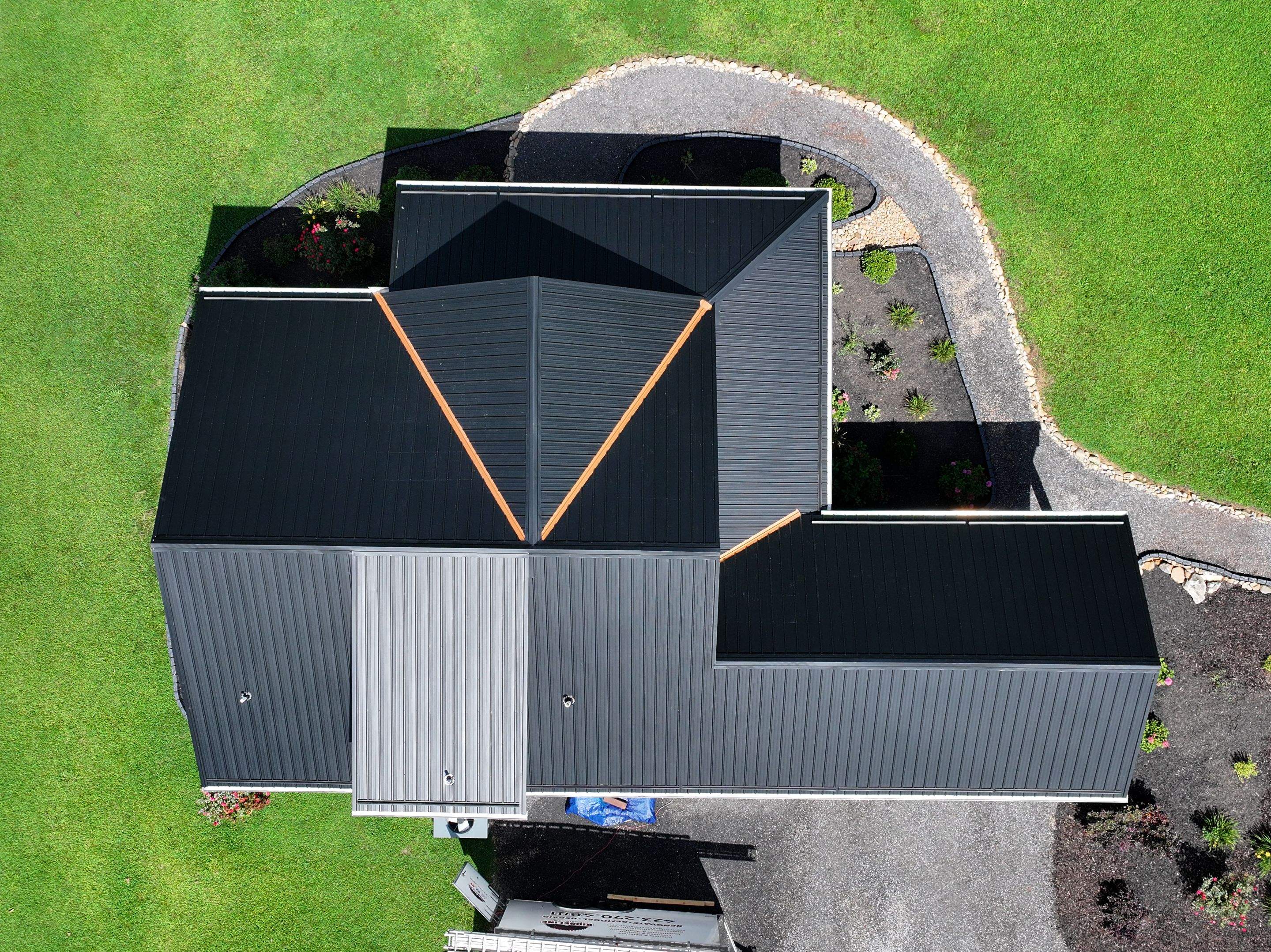 Kiser Residence by Omnia Roofing