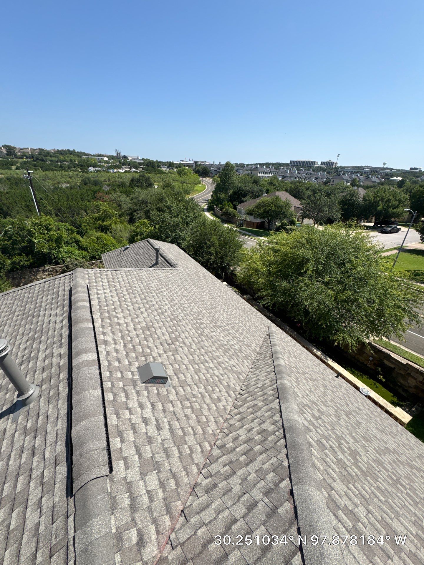 GAF UHDZ - Weathered Wood by Elite Roofing LLC