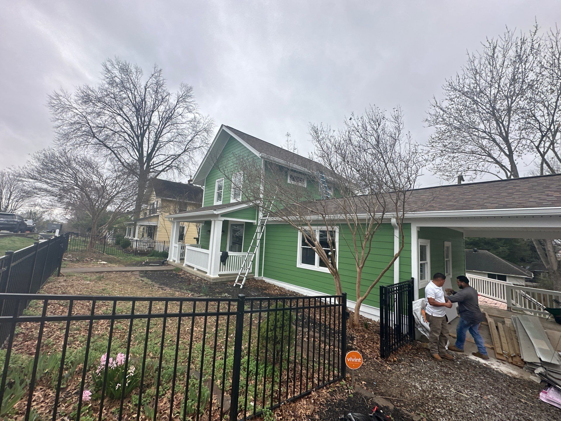 Owens Corning Duration in Teak by Undersun Roofing 