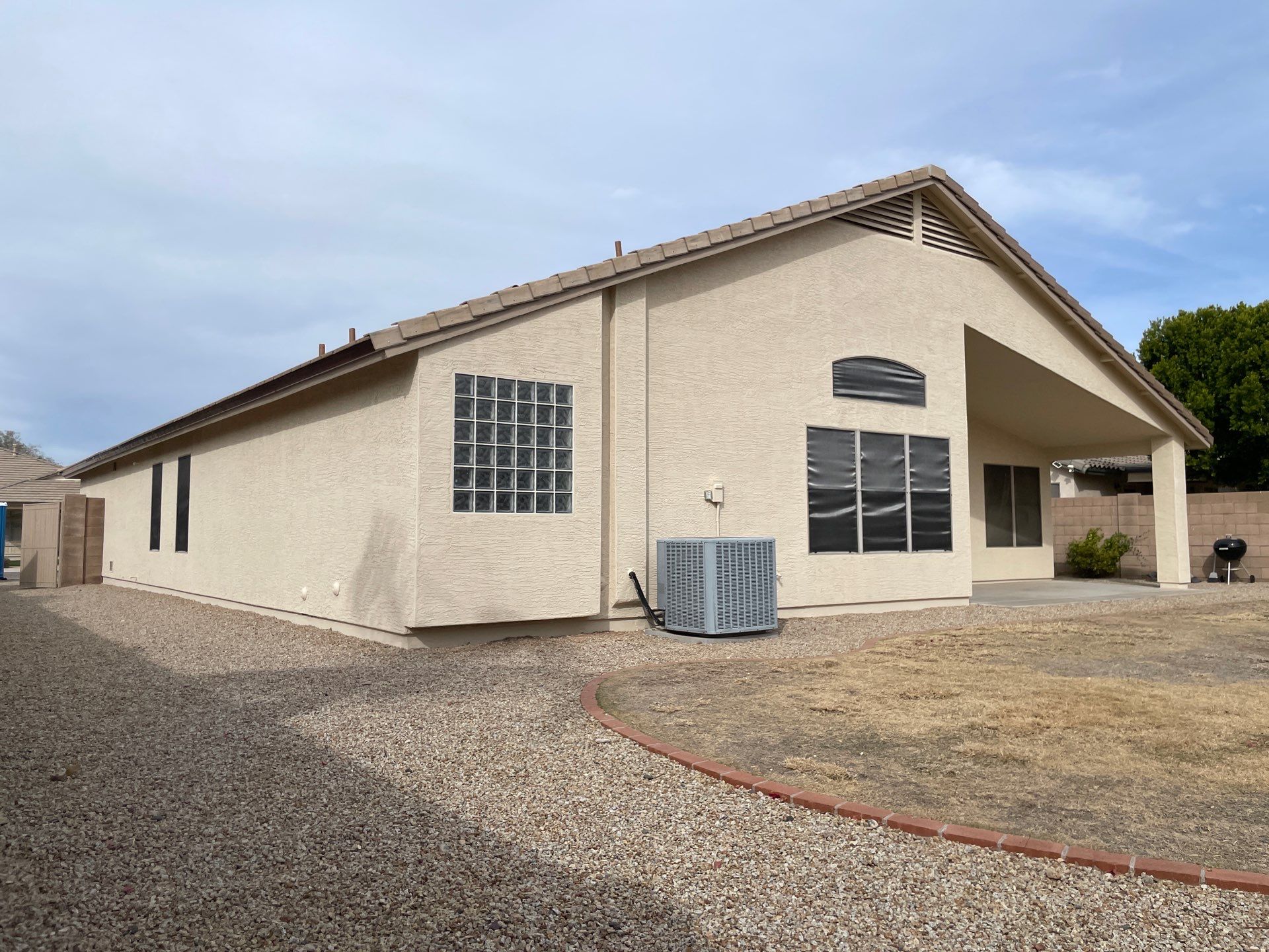 Hamilton - A Gorgeous Home Exterior Makeover in Phoenix, AZ with Dunn Edwards Paints by Double G Painting Contractors, LLC