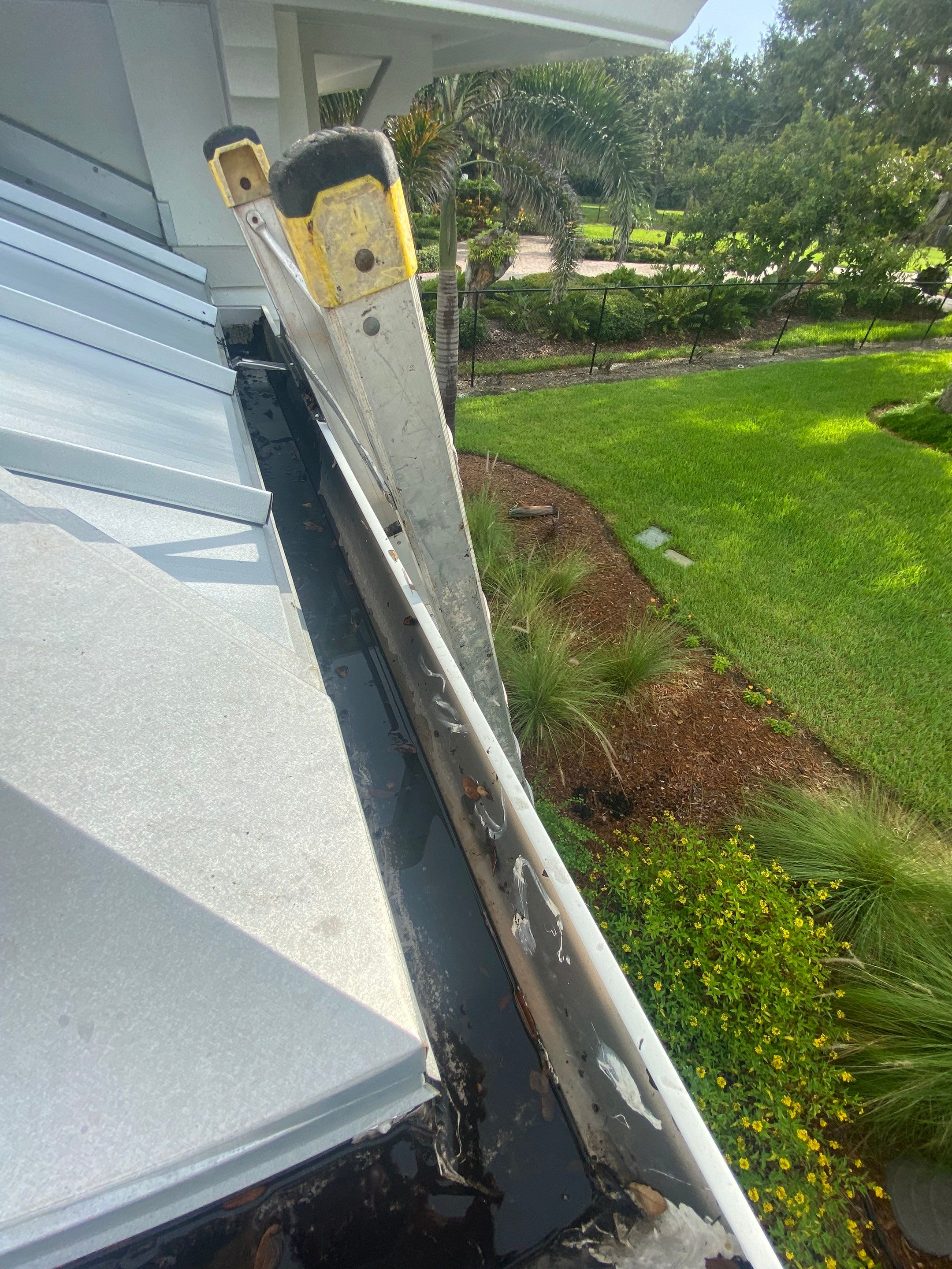 7 inch seamless gutters using gutter cleaning in Nokomis FL by Gutter Professors