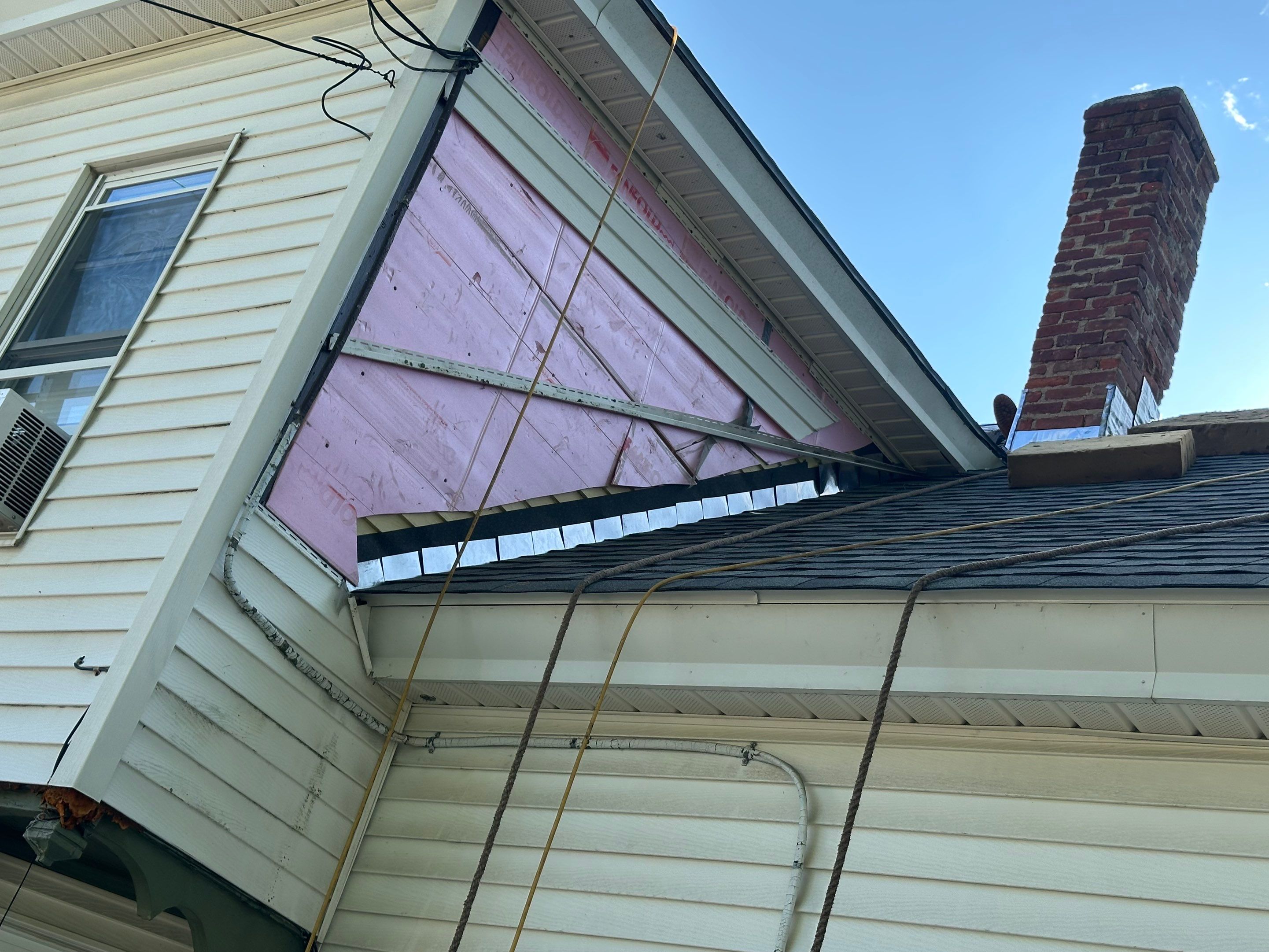 π‘ Another happy homeowner in Claremont, NH! πͺ by Tall pine roofing