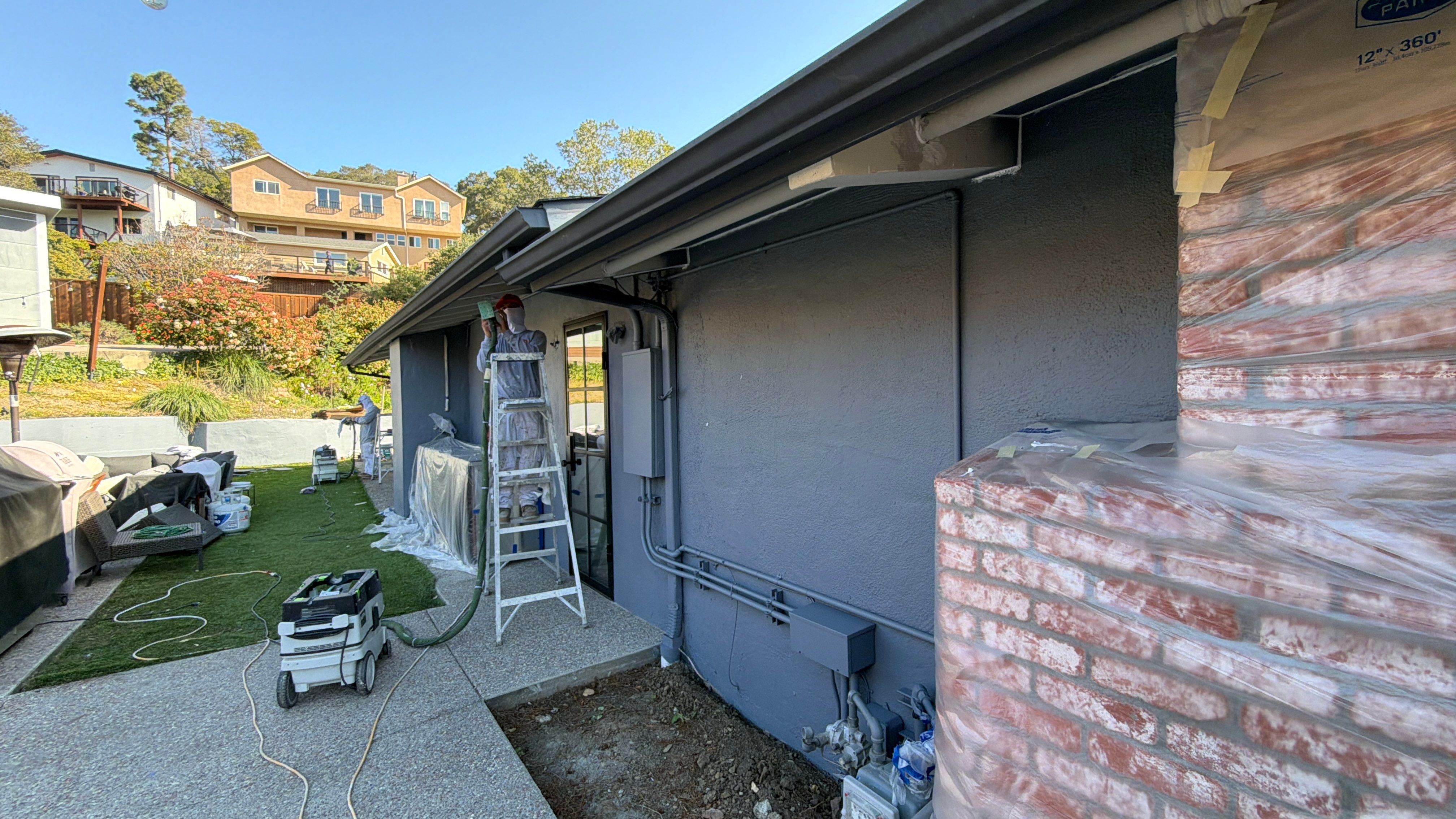 modern painting Exterior modern painting by Herrera’s Bay Area Painting inc.