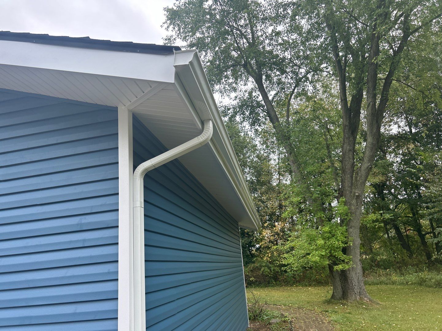 Siding Replacement using Alside D4 1/2" Dutchlap by 180 Contractors