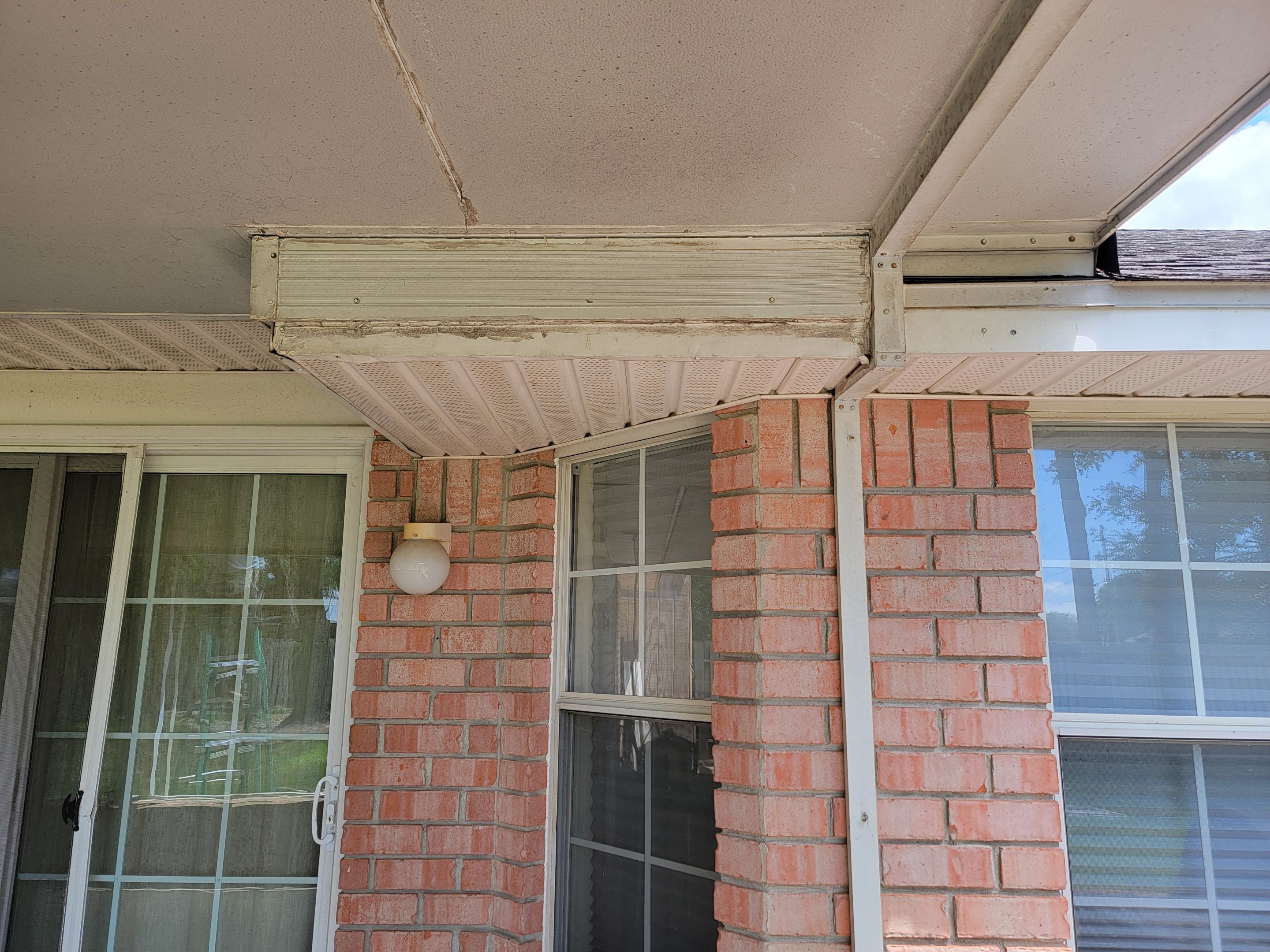 Screen Room in Milton w/Brick Kneewall by Titan Sunrooms