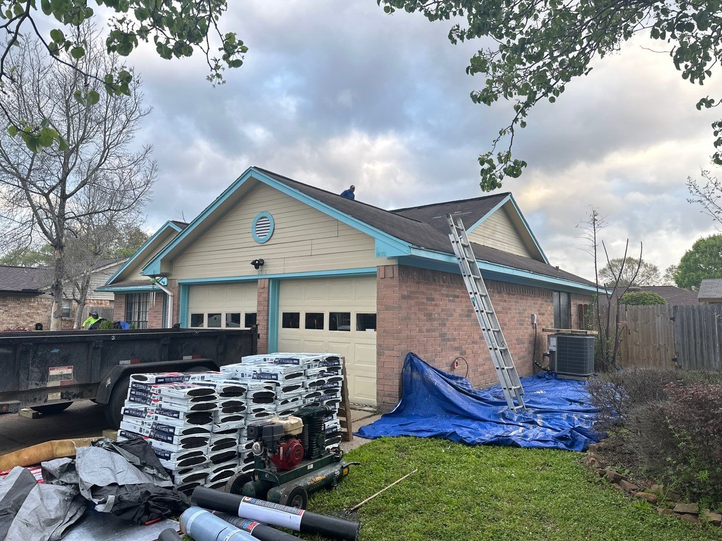 Residential Roofing Installation using Owen's Corning Duration (Lifetime) Shingles by Roof Repair Company