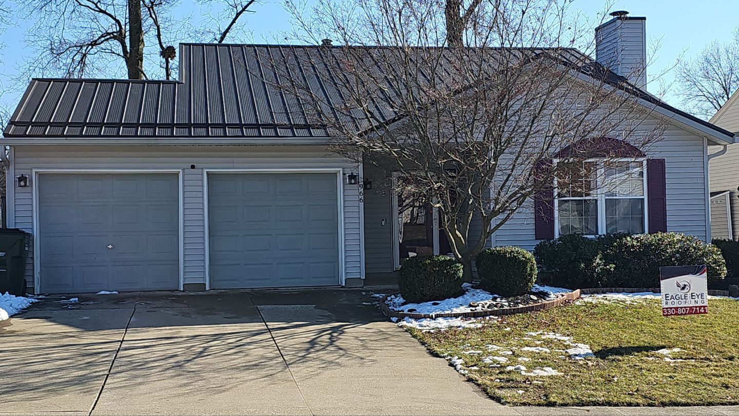 Weather Max Panel, Color: Ebony by Eagle Eye Roofing