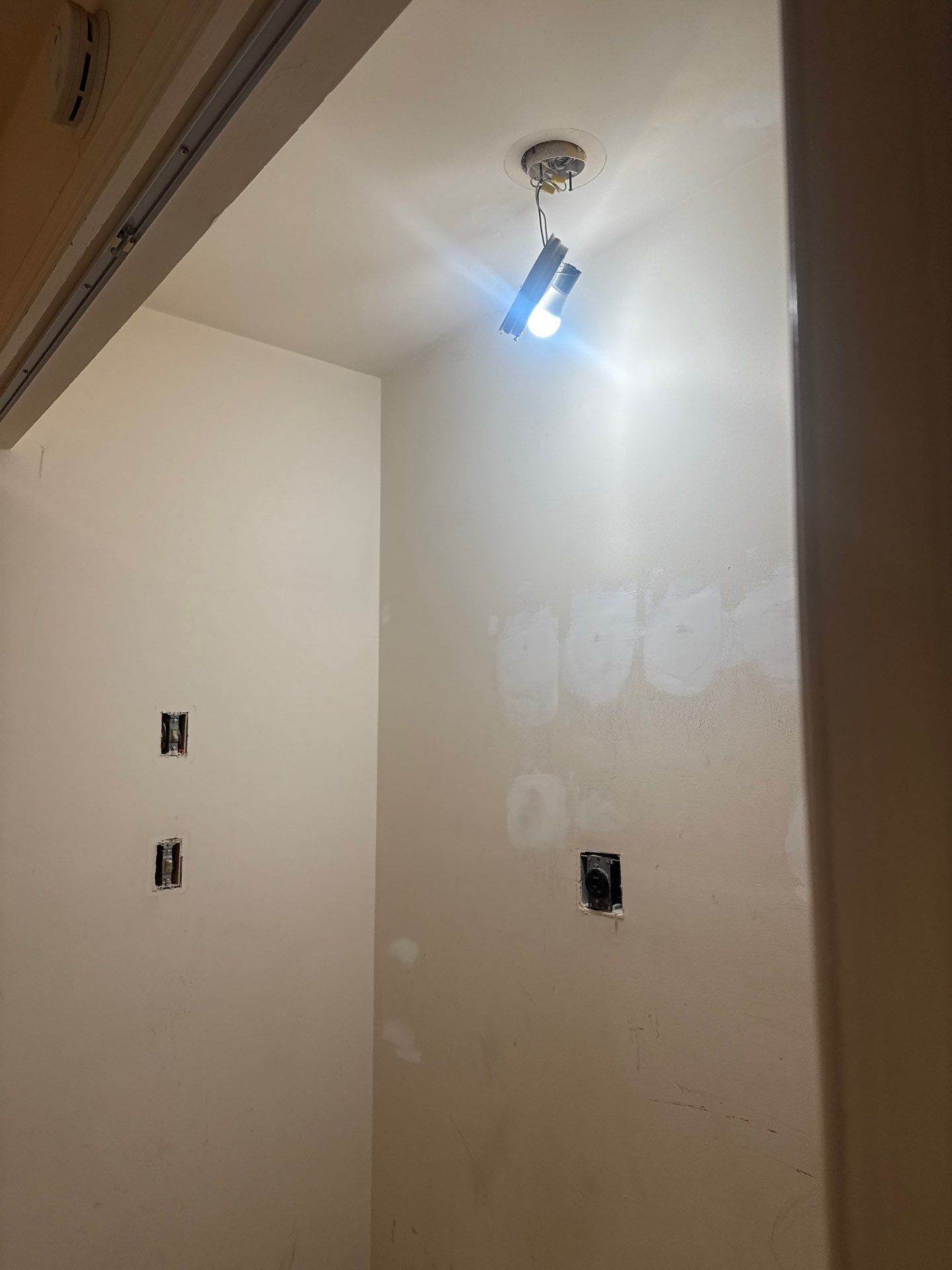 LAUNDRY AND HALLWAY REMODELING using Sherwin Williams  by La Bendicion Contruction Llc