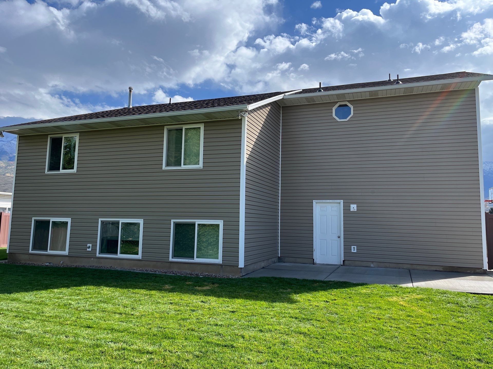 Orem | Complete Vinyl Siding Upgrade & Gutters | Pebblestone Clay by Ideal Siding Utah