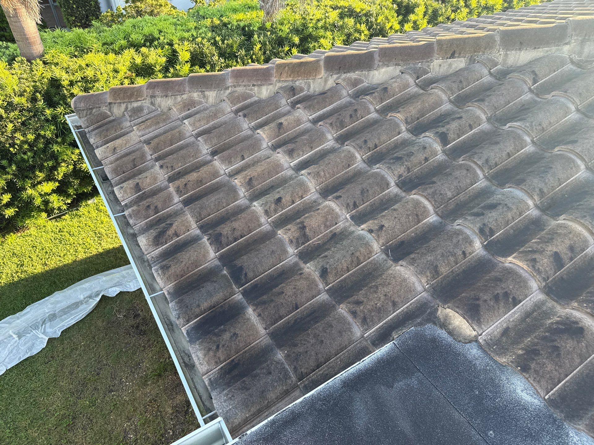 Concrete Tile Roof Cleaning in Village Green – Bradenton, FL | No Walking on Tiles! by Sunshine AquaWash