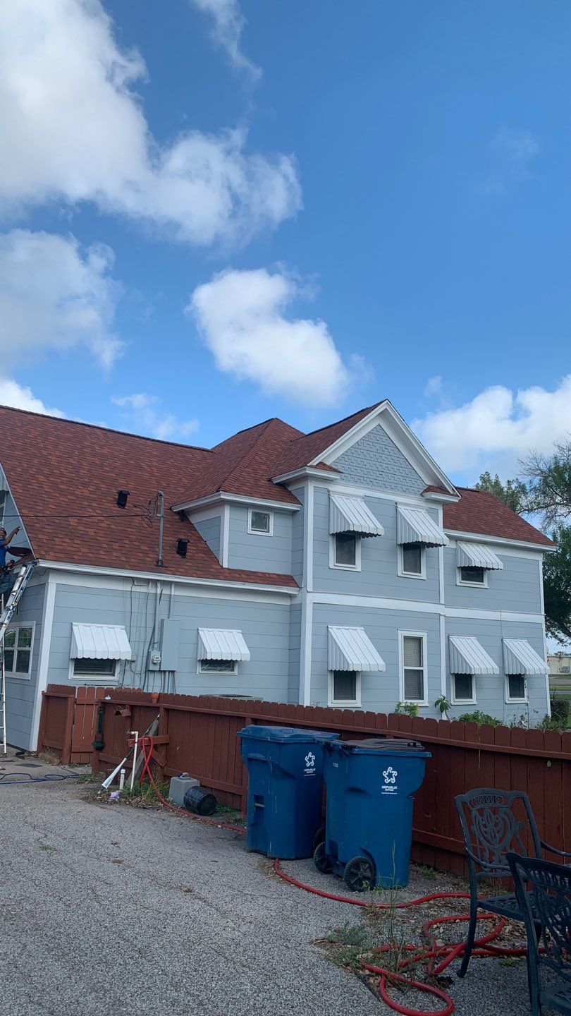 Sinton ShowStopper by Bayfront Roofing and Construction