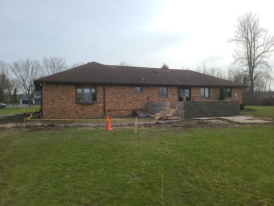 Outdoor Living Addition and Concrete by Ivy Lea Construction
