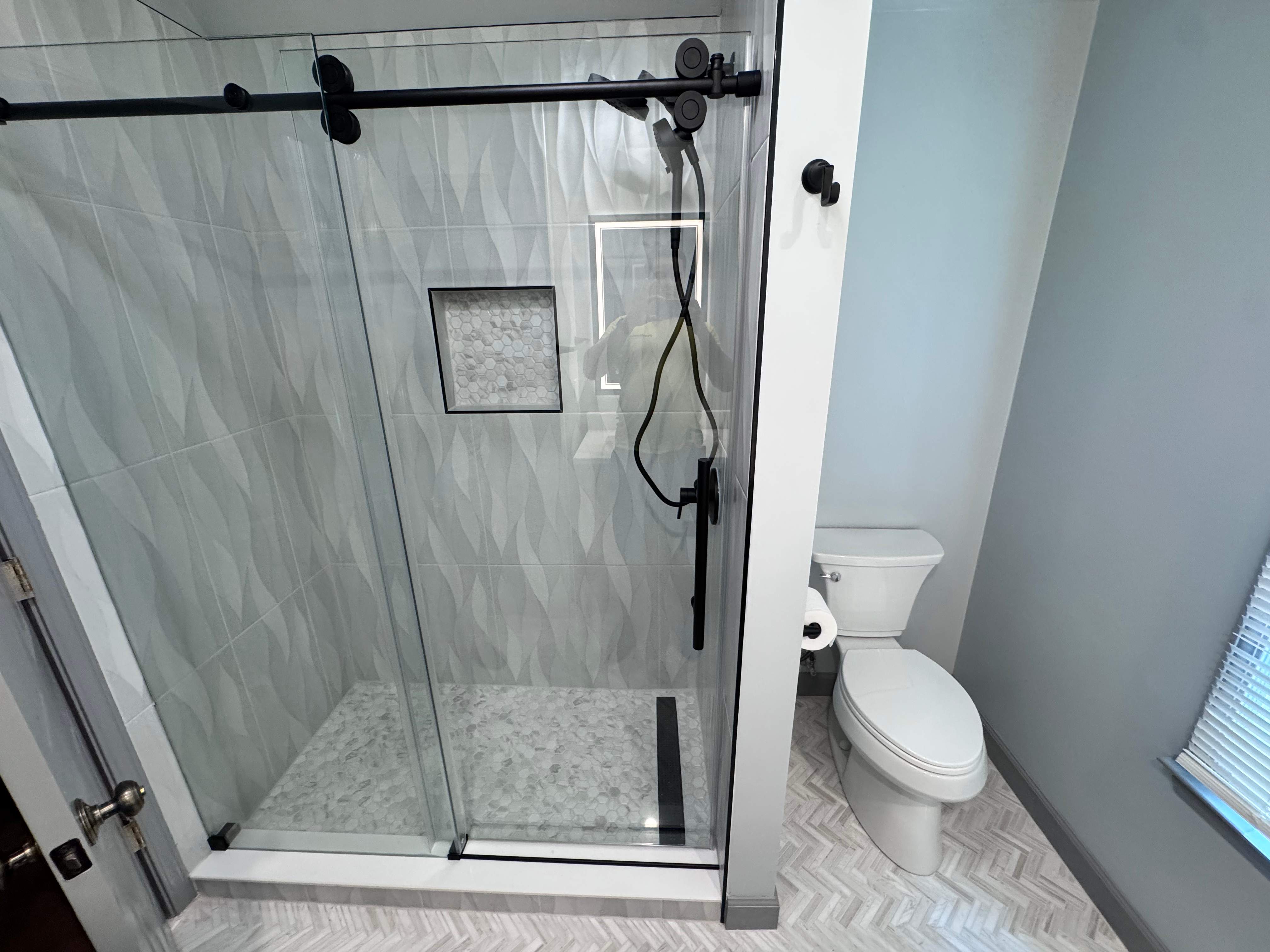 Guest bathroom renovation by Prudencio