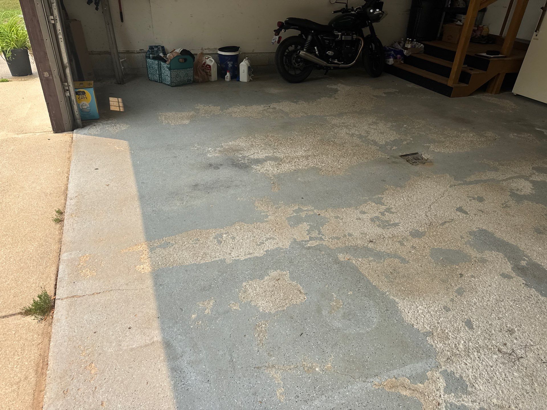 Weathered Gray Epoxy Flake Floor Installation in Muskegon by Gordon Painting