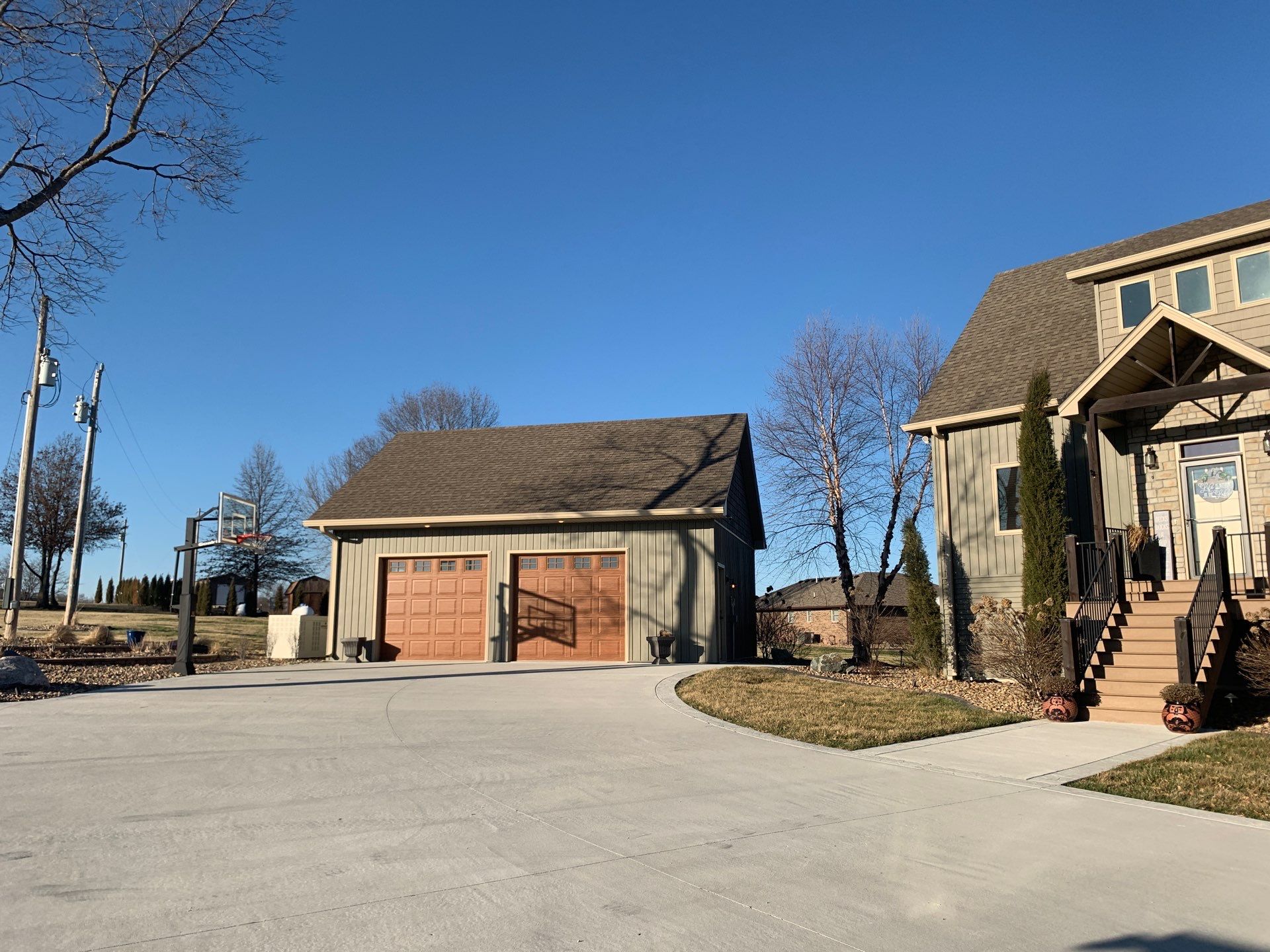 Lake Life = No Maintenance  !! by EEC  Windows, Siding & Roofing 