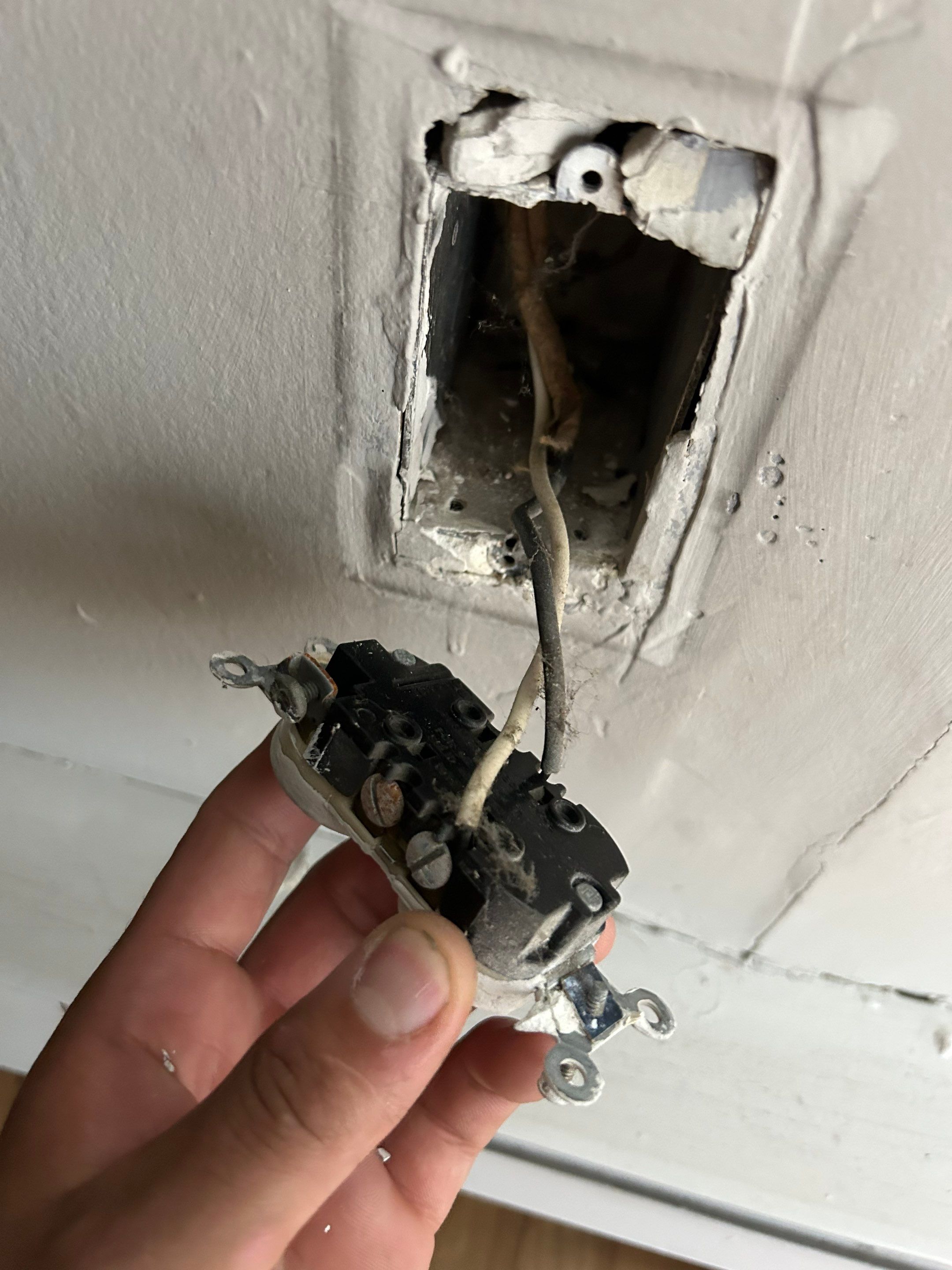 Outlet Replacement by Staybright Electric