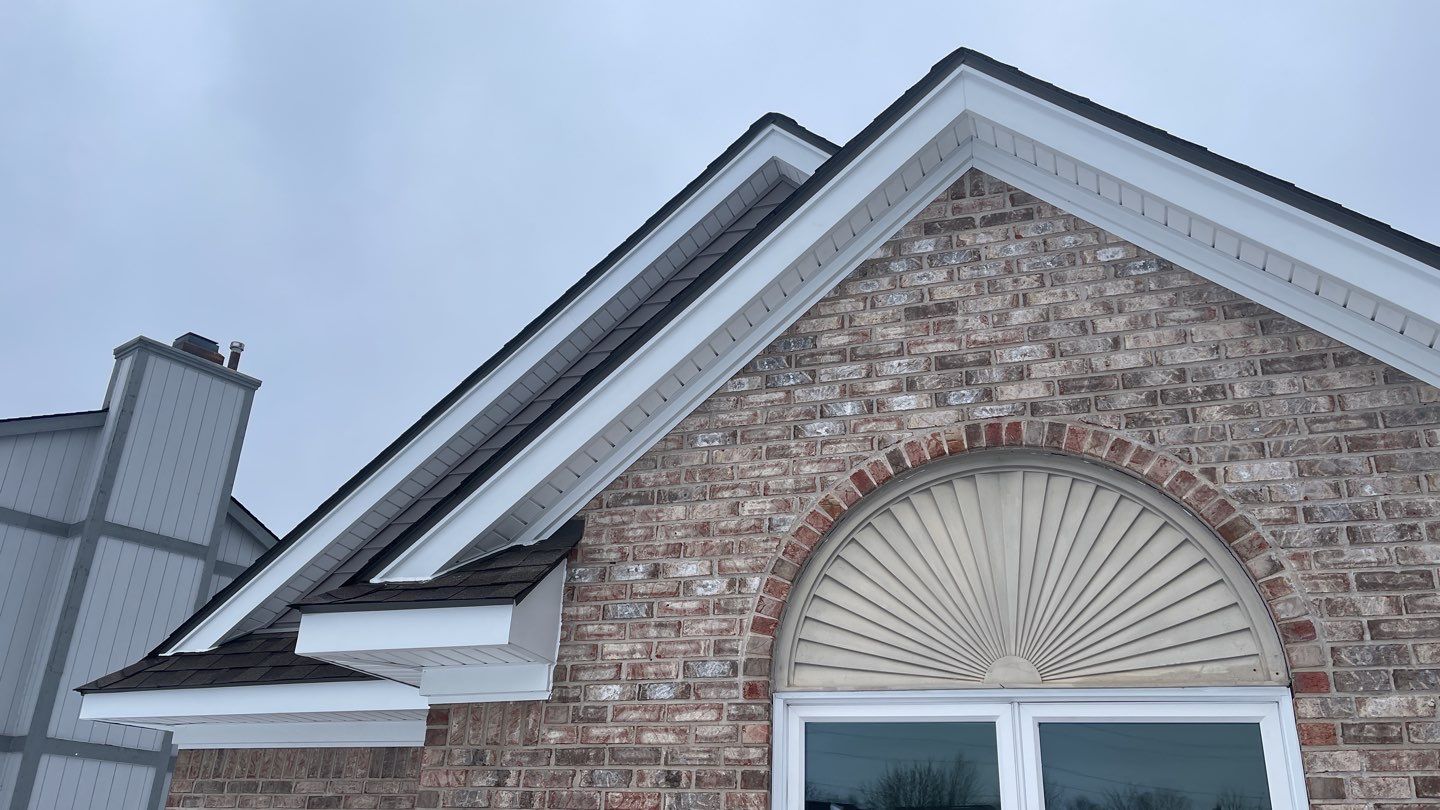 CertainTeed Cedarboards B&B + Alside UltraMax Windows Triple Pane by 180 Contractors