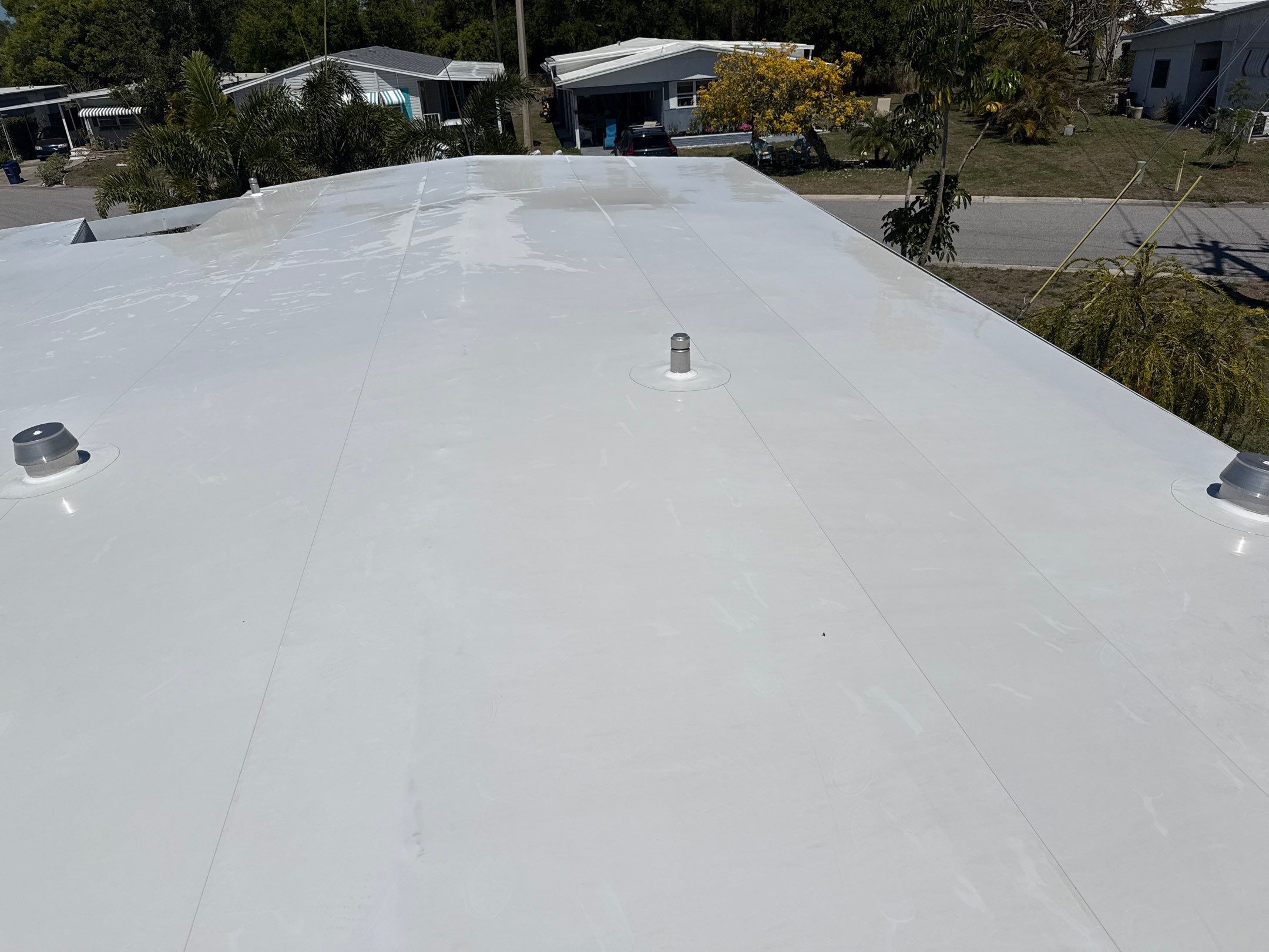 TPO Roof Cleaning – Tri-Par Estates, Sarasota, FL (5-Star Review) by Sunshine AquaWash