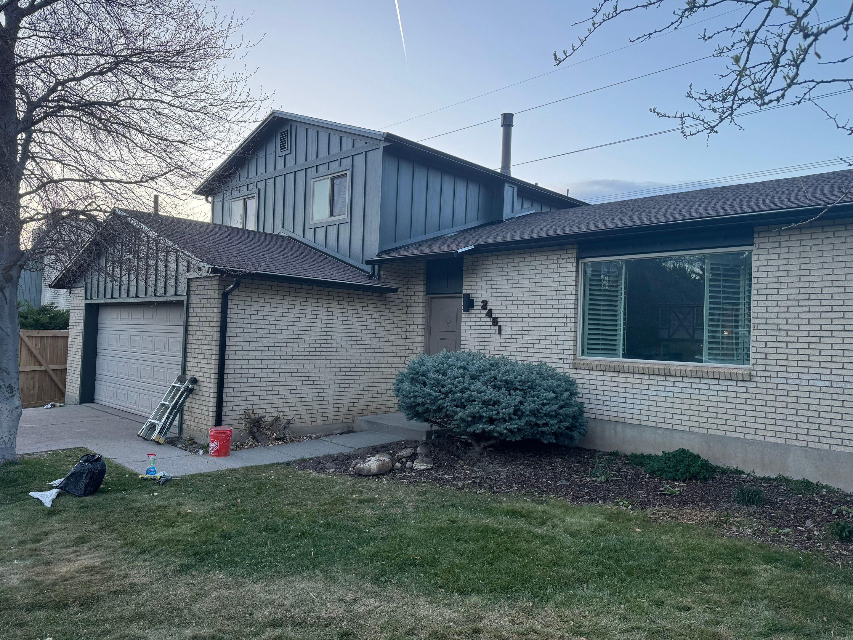 Sandy | Monochromatic Hardie Board & Batten | Iron Gray by Ideal Siding Utah