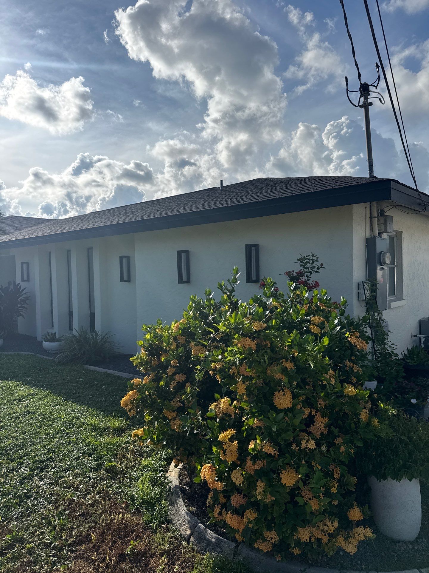 6 Inch Seamless Gutters using Musket Brown Seamless Gutters in Cape Coral FL by Gutter Professors