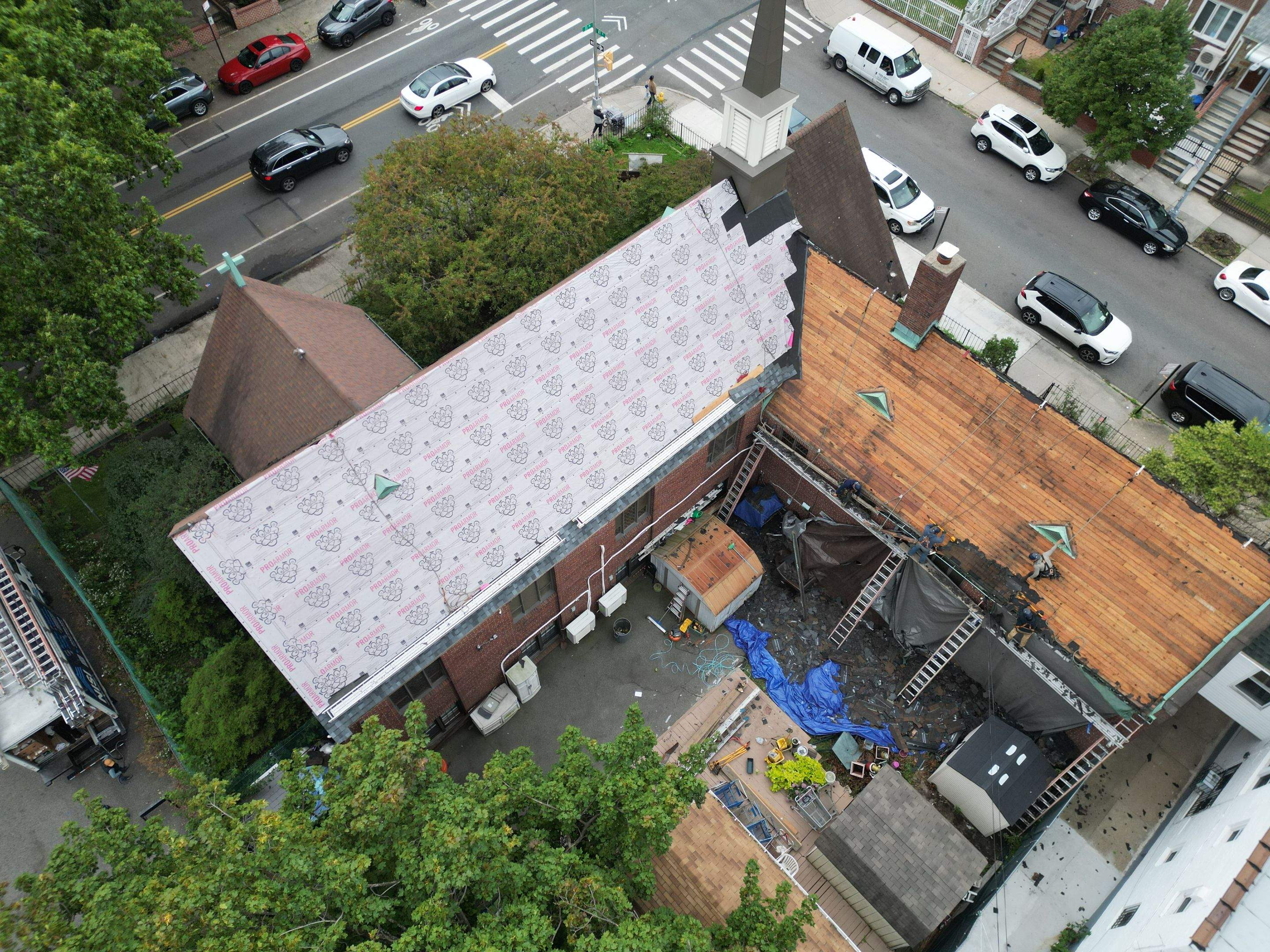 Owens Corning Duration® Shingles – Estate Gray, 6” Seamless Commercial-Grade Aluminum K-Style Gutters – Brown by Nisi Home Improvement