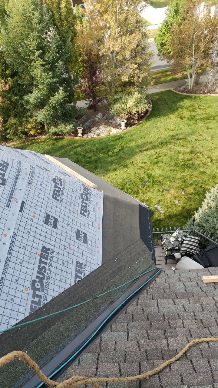 Residential Roofing Installation using GAF Glenwood Premium Shingle by The Roof Doctor