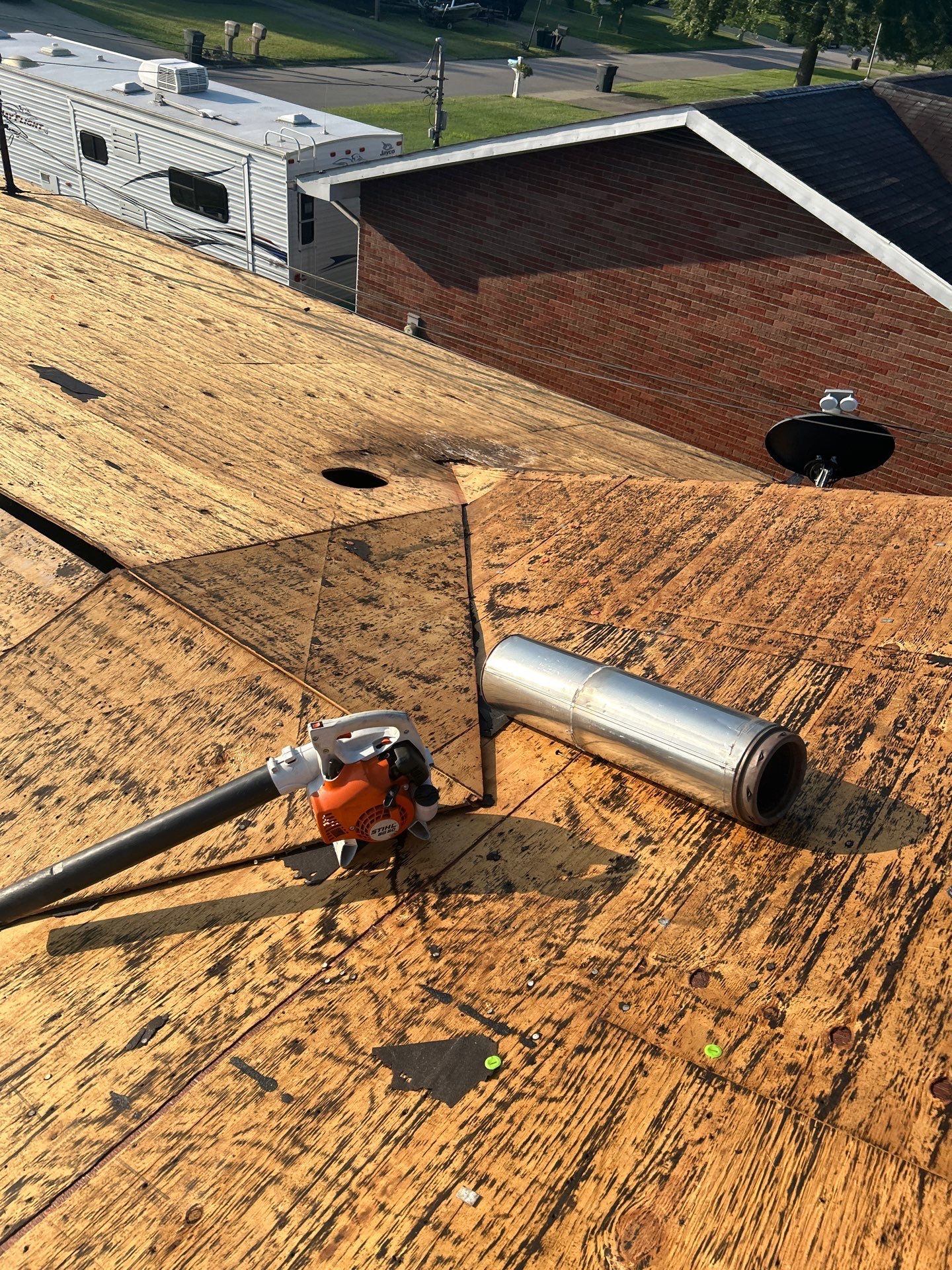 Residential Roofing Installation using GAF Timberline HDZ Charcoal by Rainstoppers Roofing