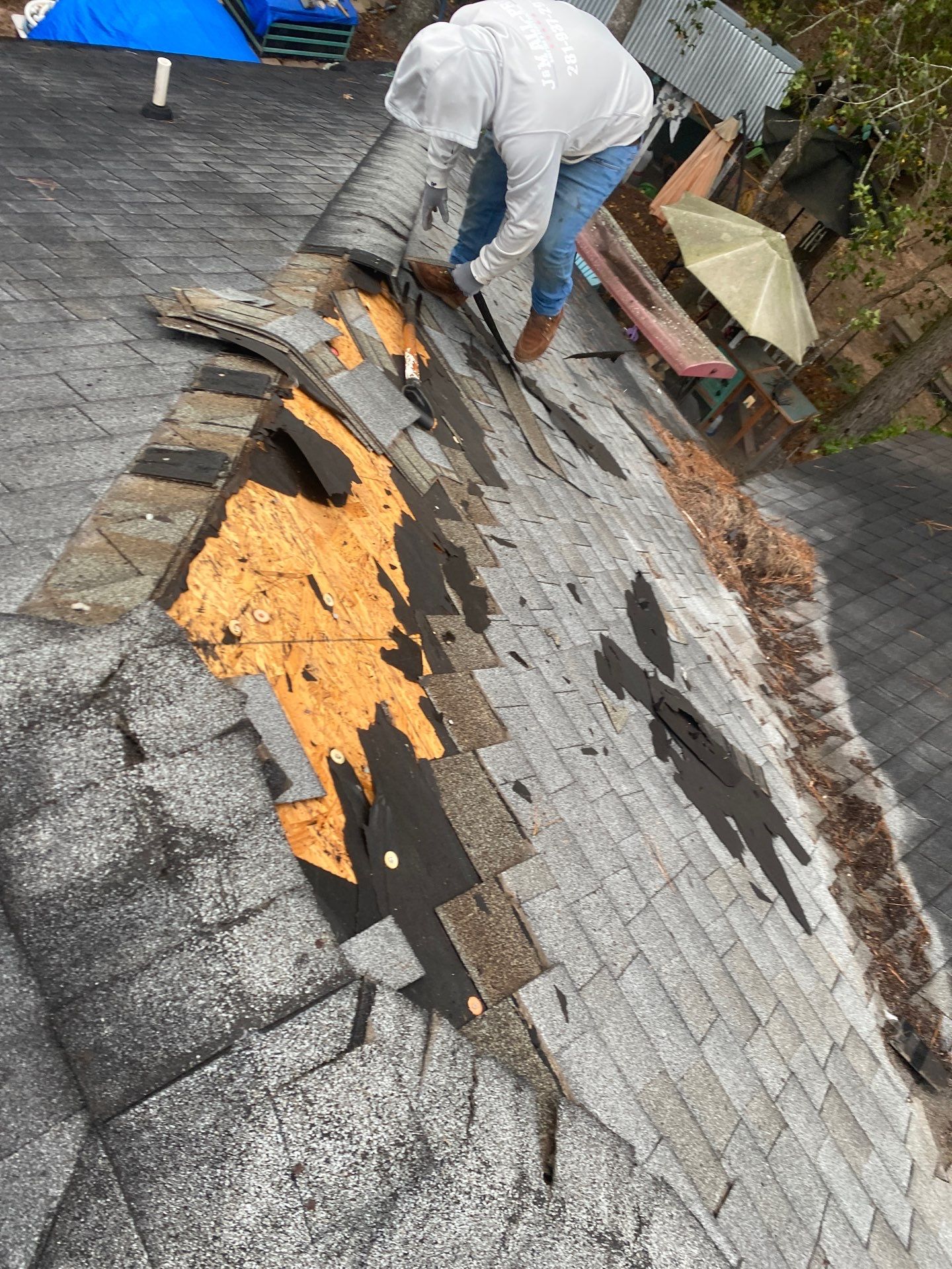 Residential Roofing Installation using Owen's Corning Duration (Lifetime) Shingles by Roof Repair Company