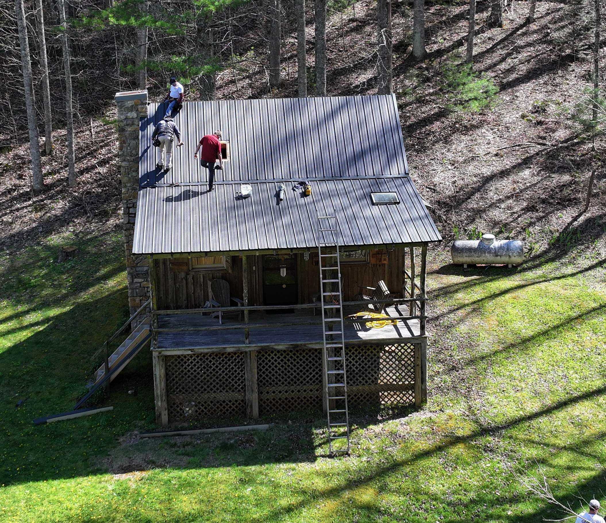Sluder Cabin by Omnia Roofing