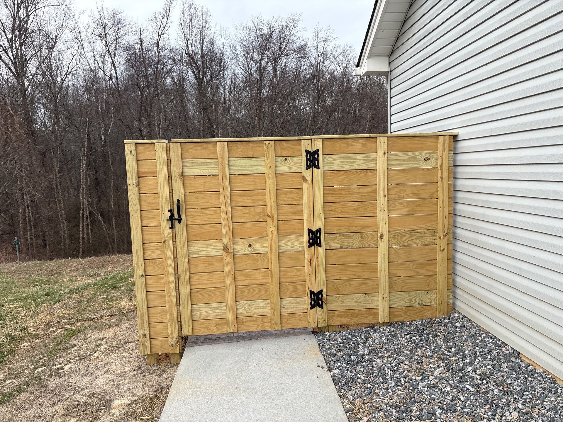 Wood Fence using Wood Sealant by DuraSeal