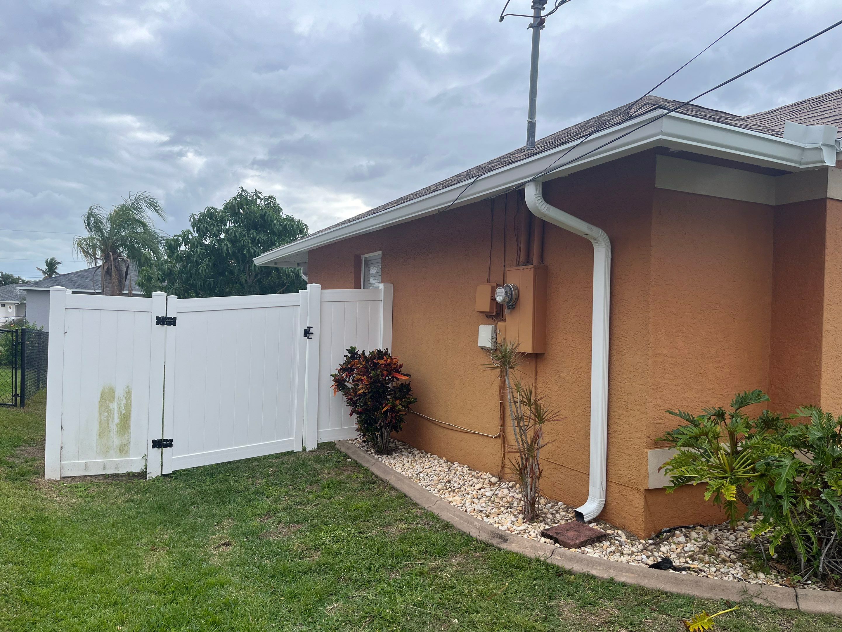 White 6-Inch Seamless Gutters in Cape Coral FL by Gutter Professors