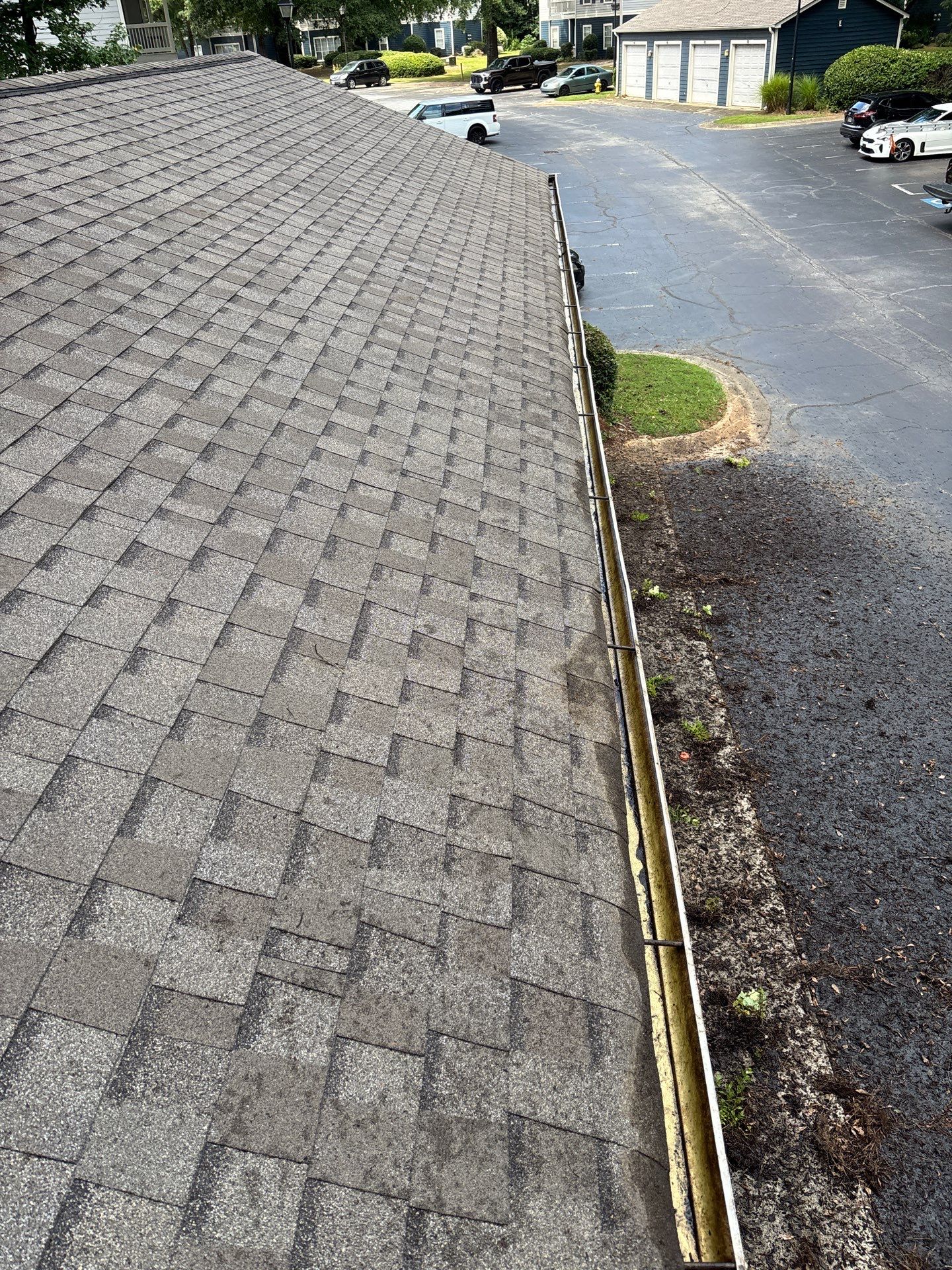 Commercial gutter cleaning Warner Robins & Perry, GA after photo with clean gutters