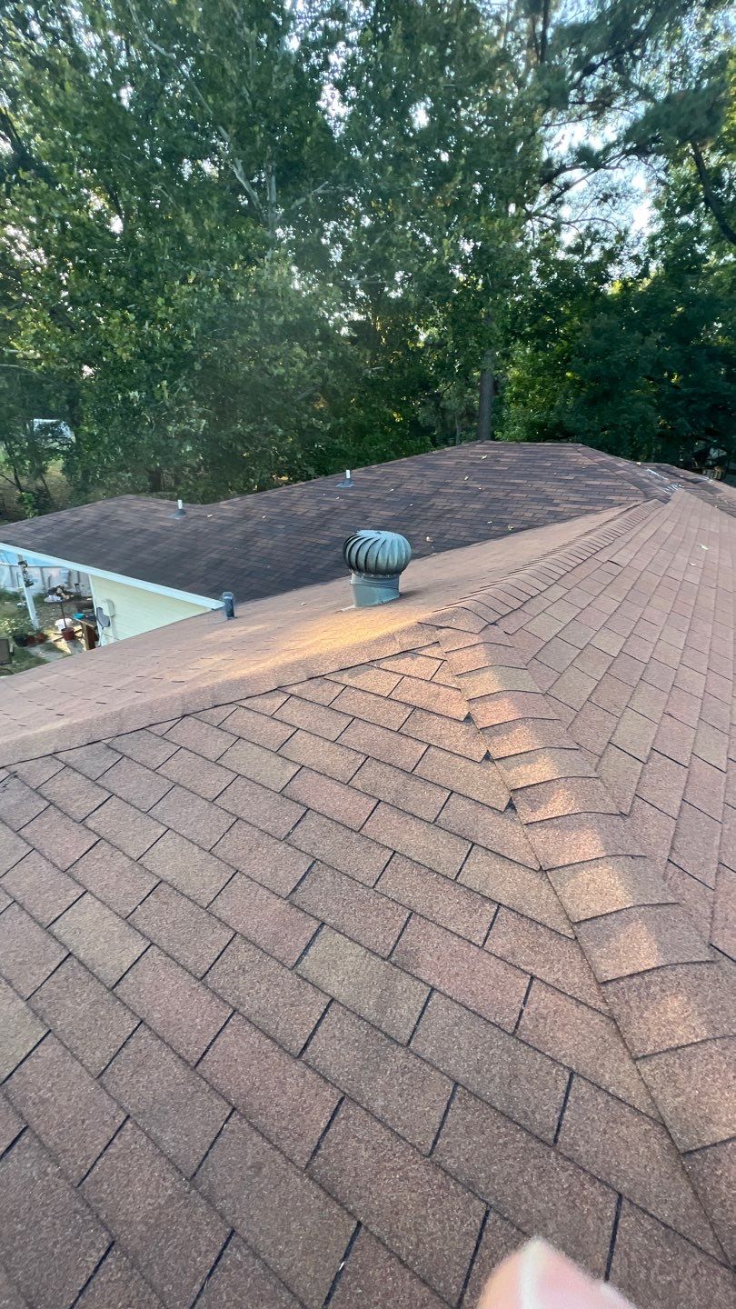 Owens Corning Oakridge Shingle - Color - Driftwood by deleted_company_780284