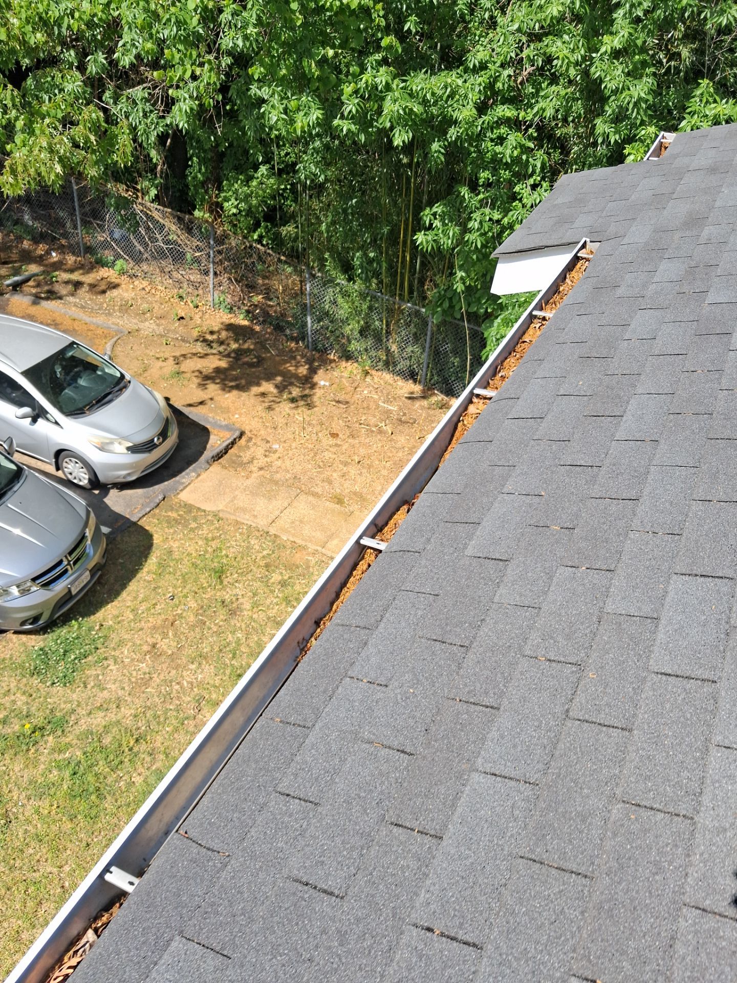 HOA gutter cleaning before photo.