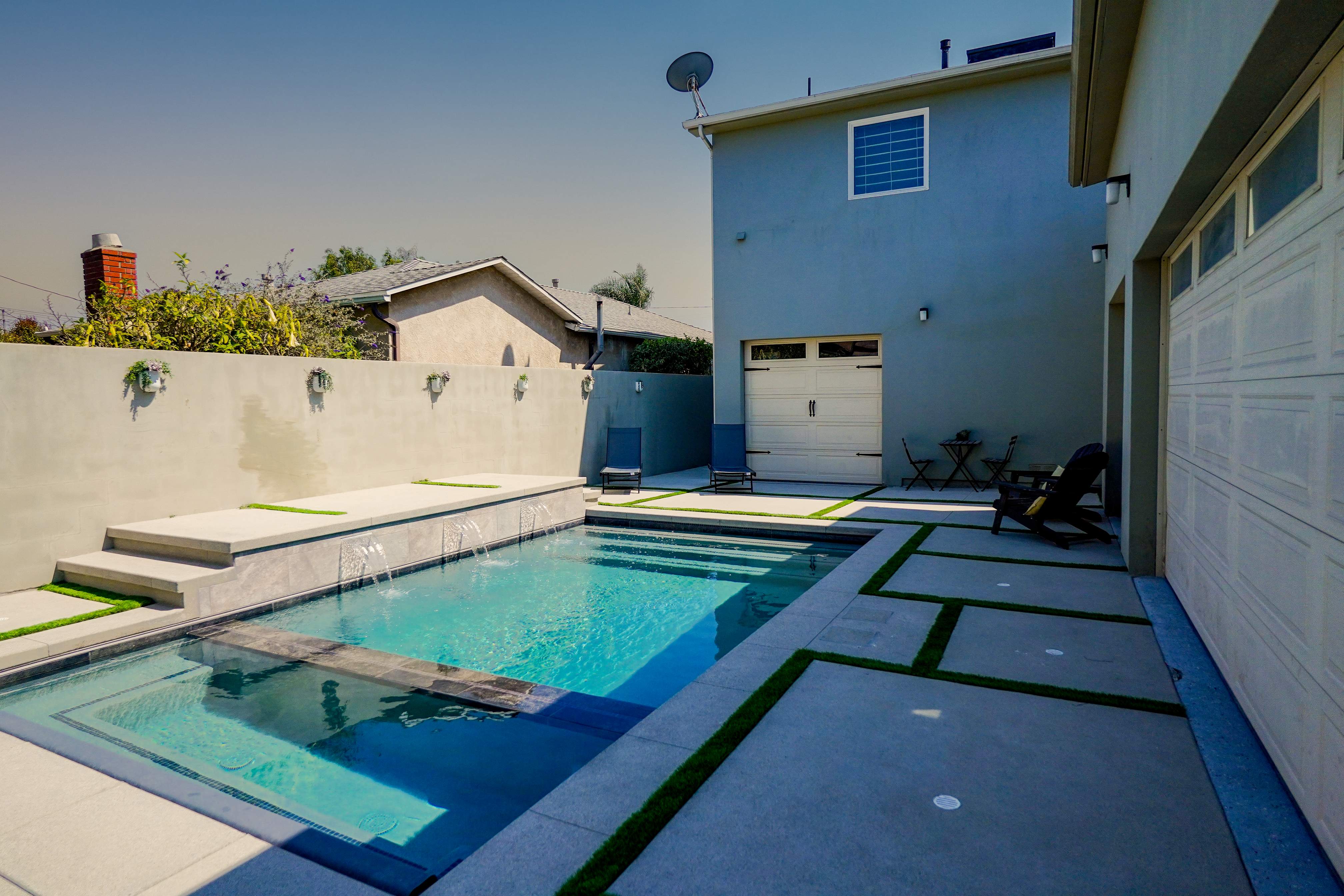 Cocktail Pool & Spa With Automatic Cover by Lax Home Inc 