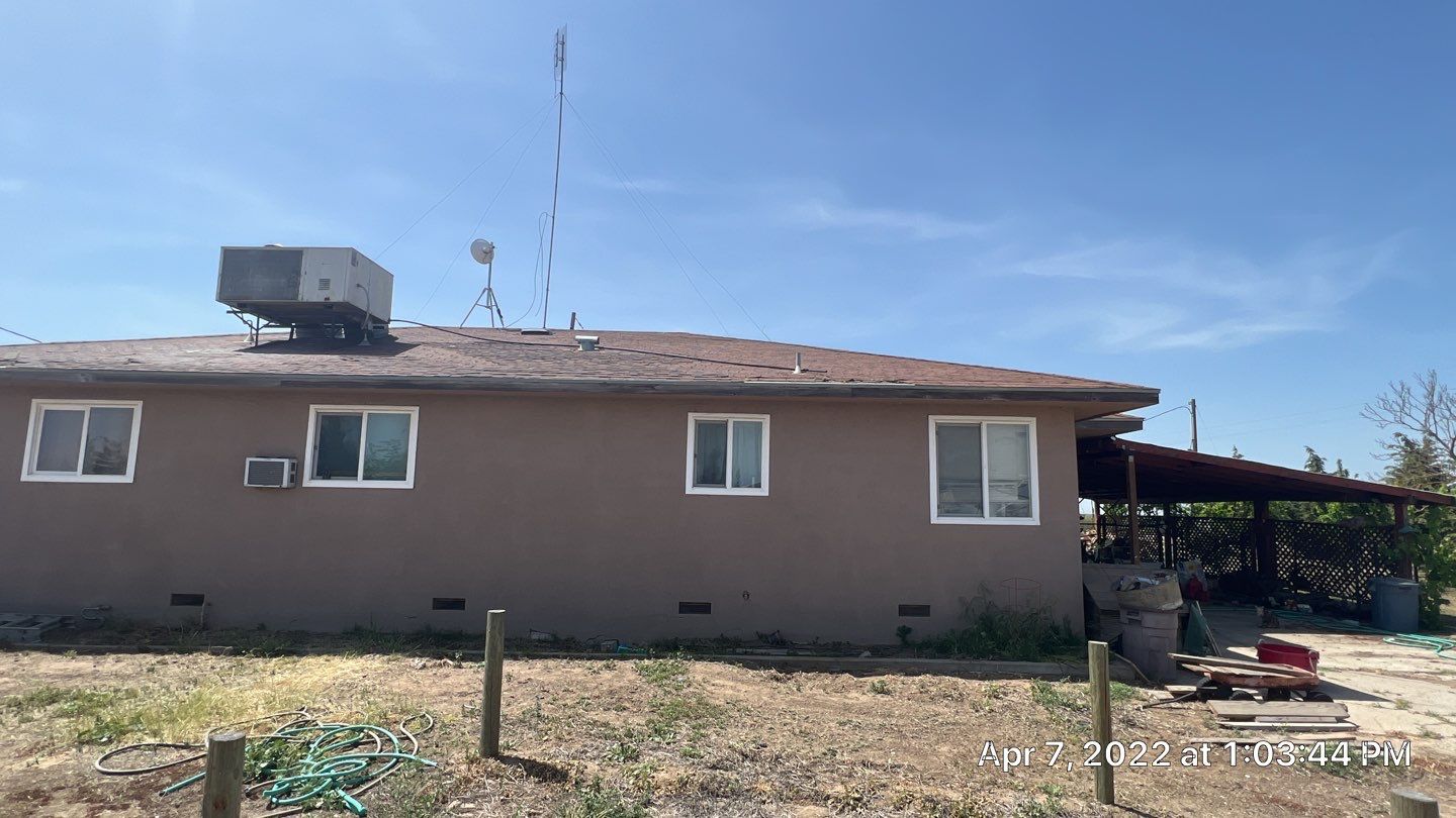 Metal roofing installation using Standing seam metal roofing system by Straight Edge Roofing Inc