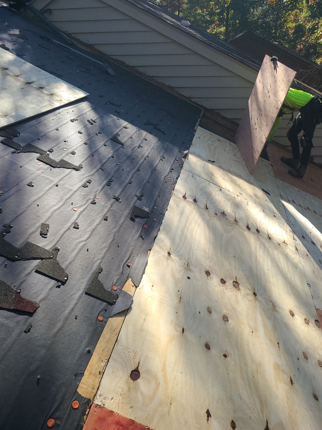 Reston: Residential Roof Replacement with CertainTeed Landmark Pro Designer Shingles in Max Def Red Oak by RM Banning, Inc.