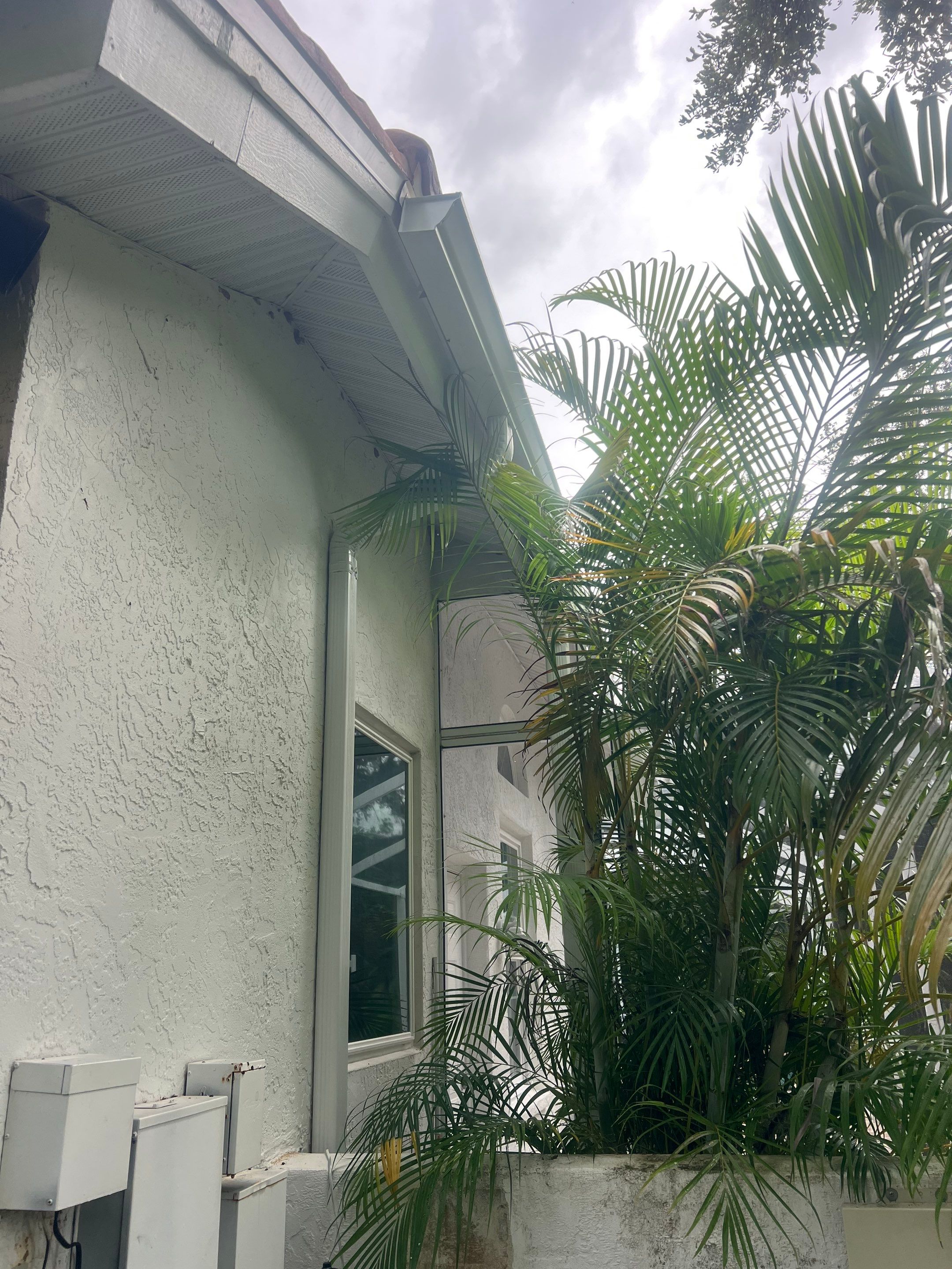 6-inch White Seamless Gutters Installation by Gutter Professors