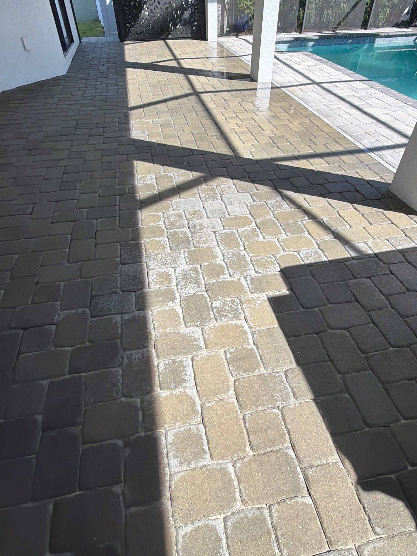 Full-Scale Paver Stripping and Sealing in La Paloma Sun City Center by Supreme Paver Experts