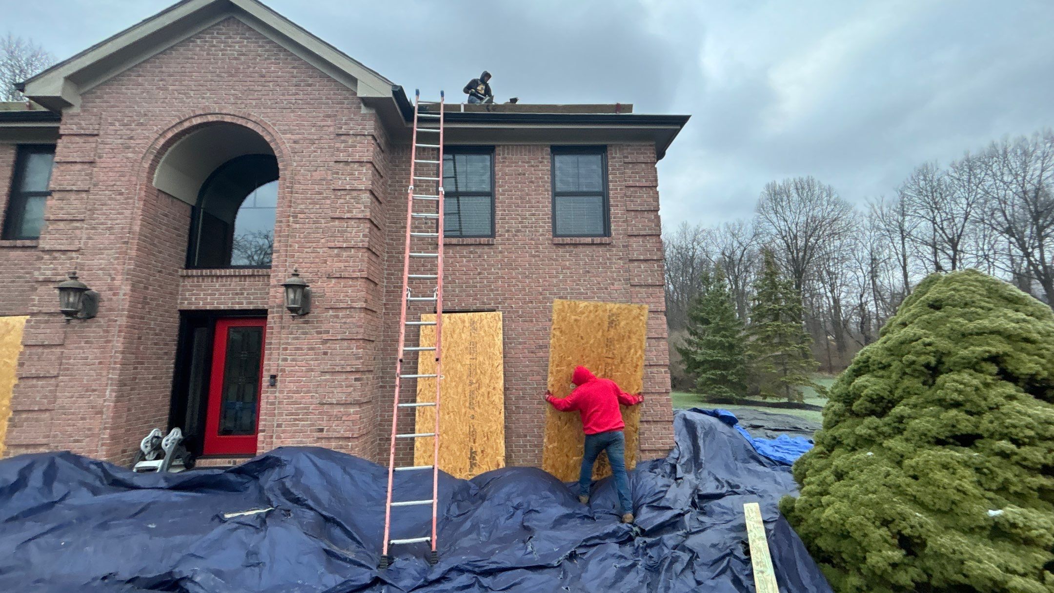 Roof Replacement using Owens Corning Onyx Black by 180 Contractors