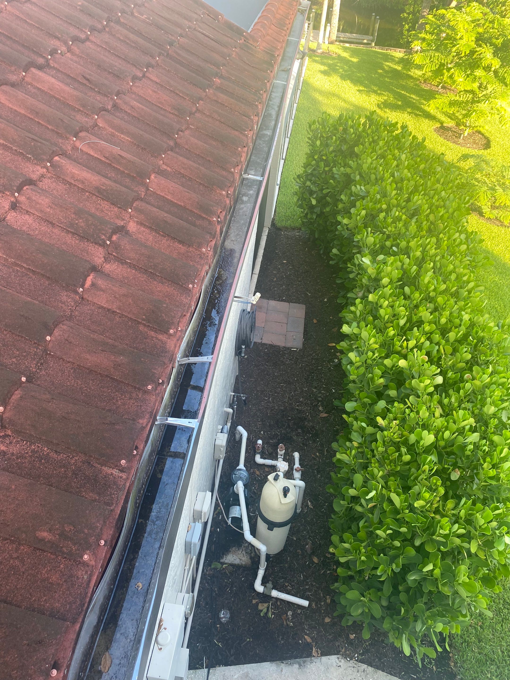 Seamless Aluminum Gutters in Fort Myers FL by Gutter Professors