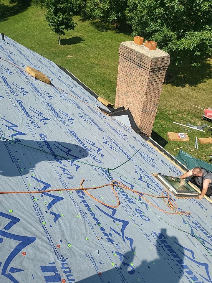 ATLAS PINNACLE COLOR: WEATHERED SHADOW by Eagle Eye Roofing